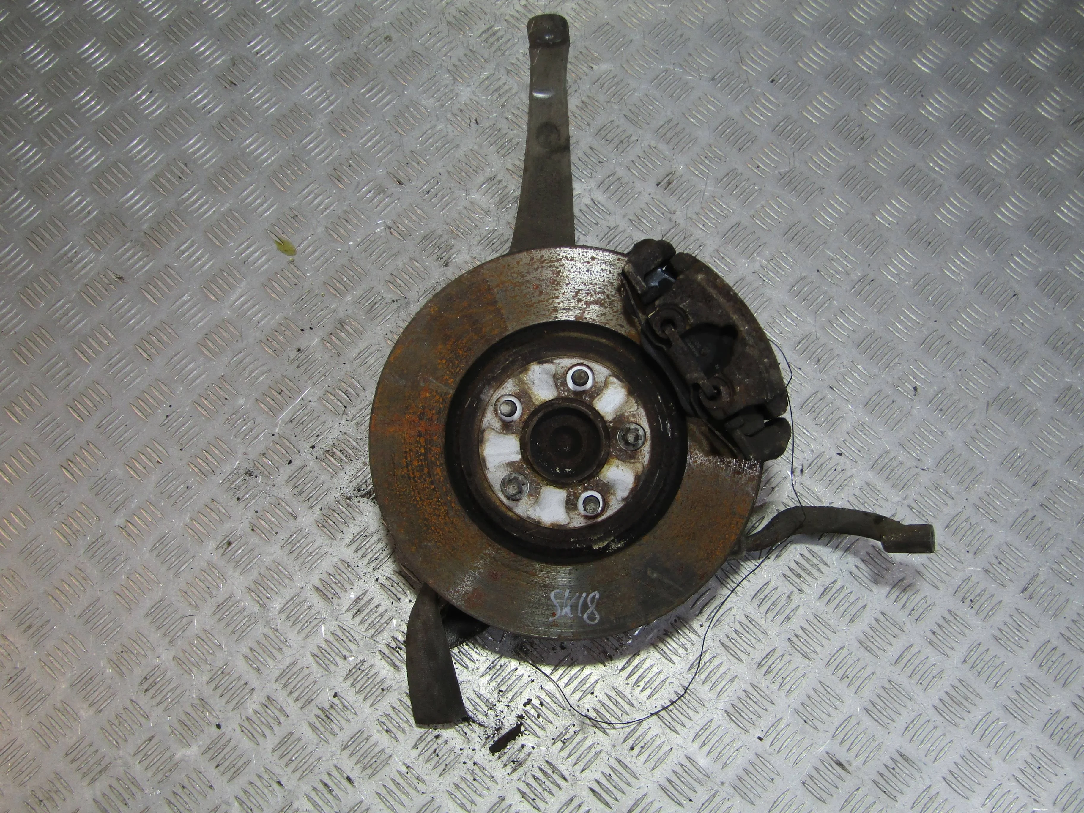 Кулак поворотный передний левый JAGUAR XF I реста