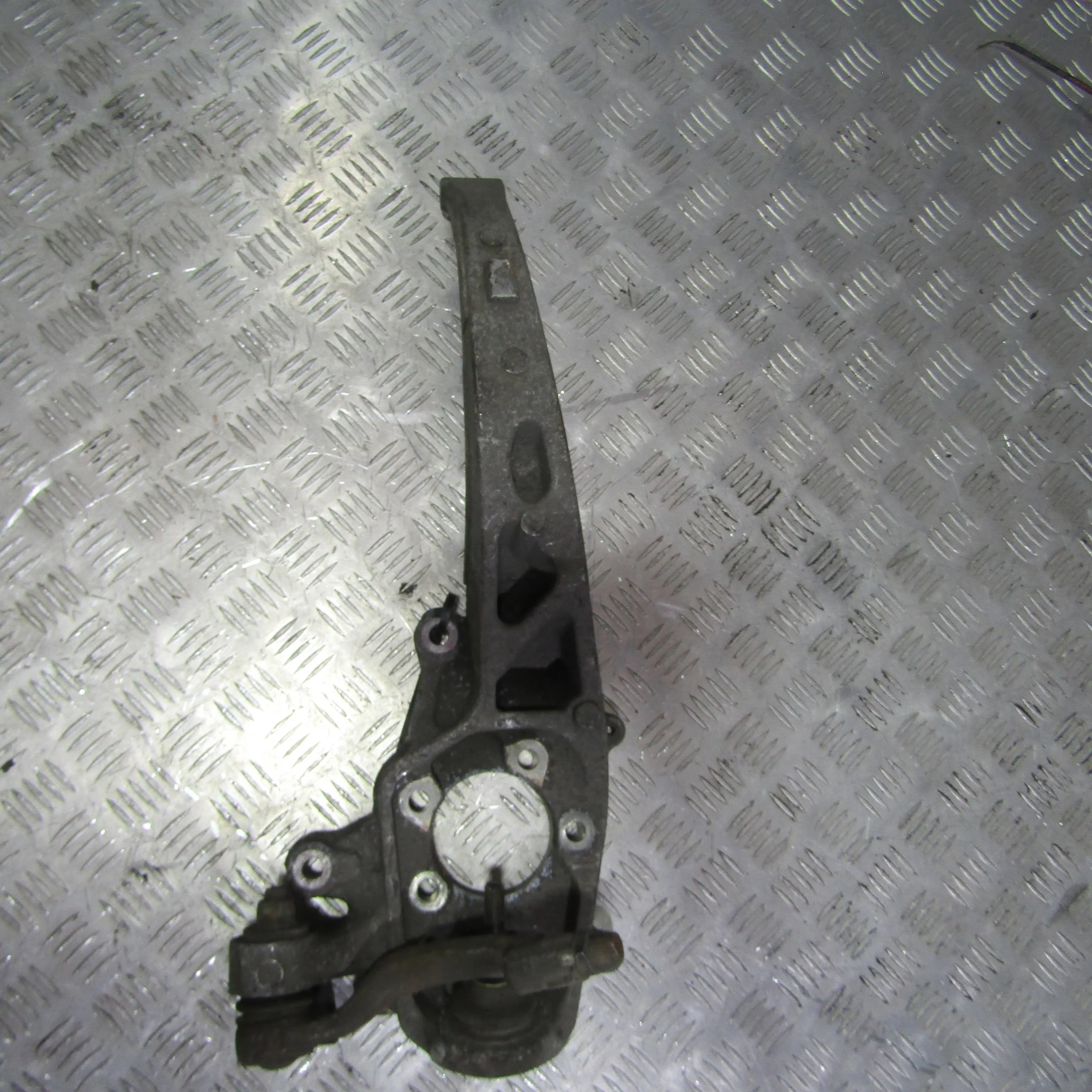 Кулак поворотный передний левый JAGUAR XF I реста