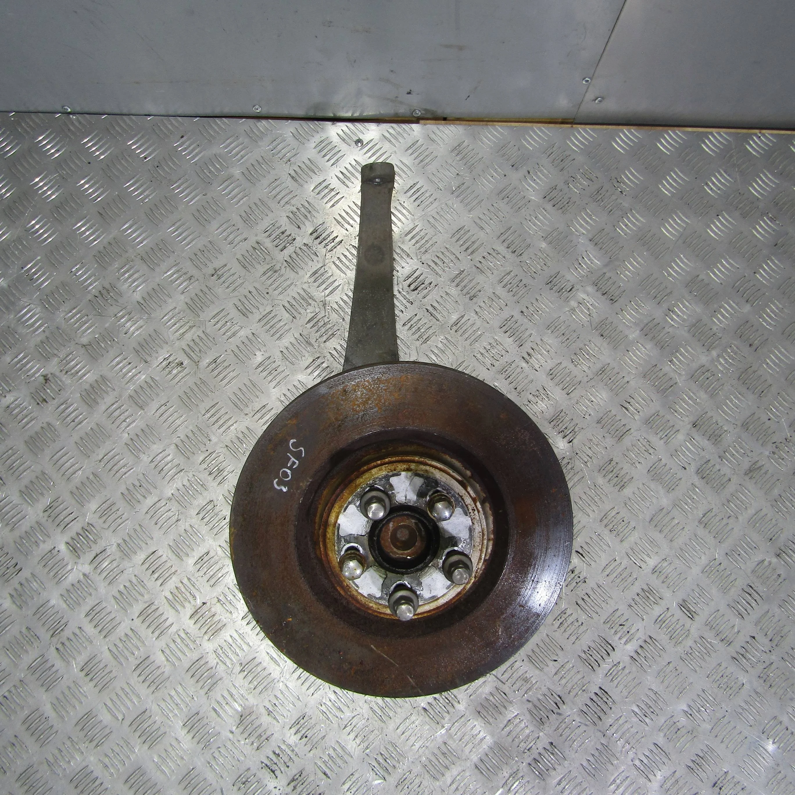 Кулак поворотный передний левый JAGUAR XF I реста