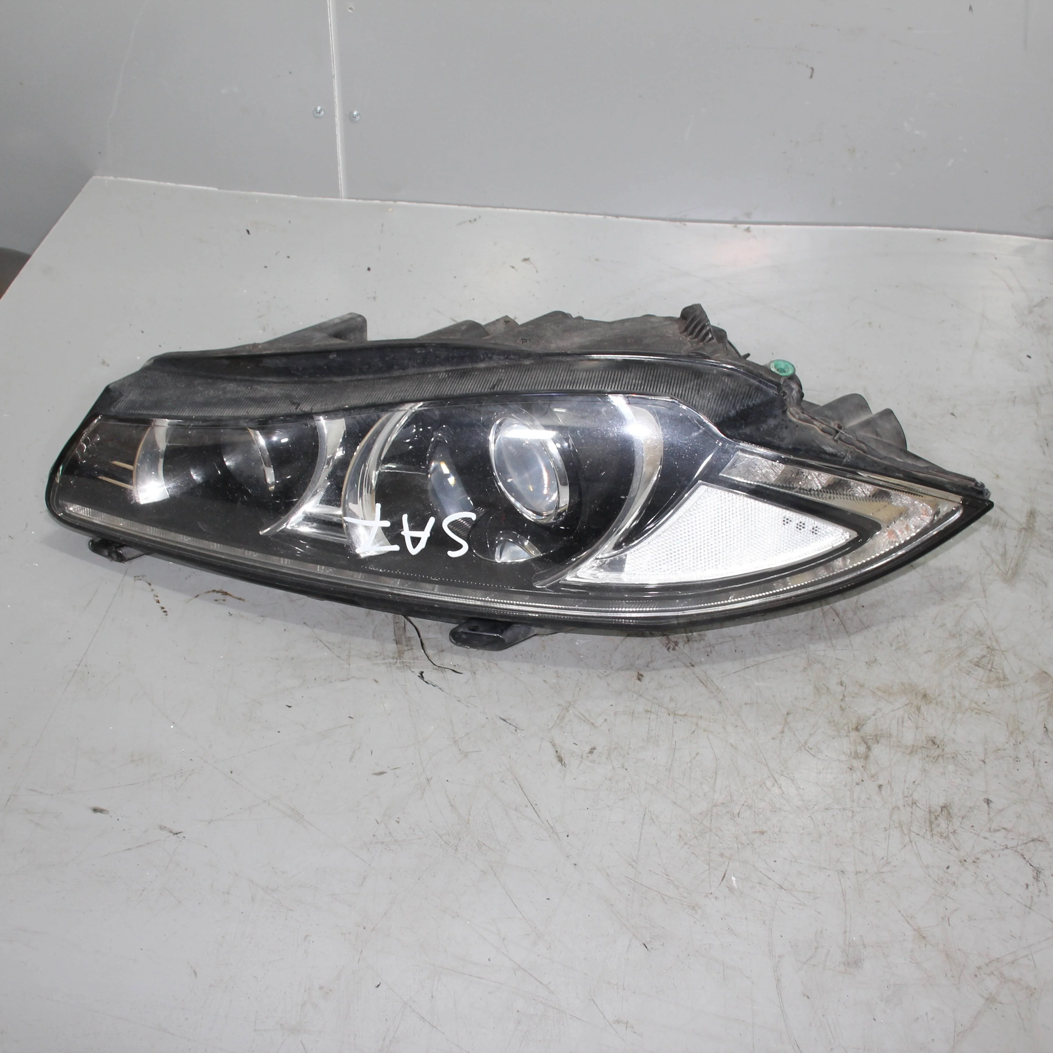 Фара левая JAGUAR XF I рестайлинг (2011—2015)