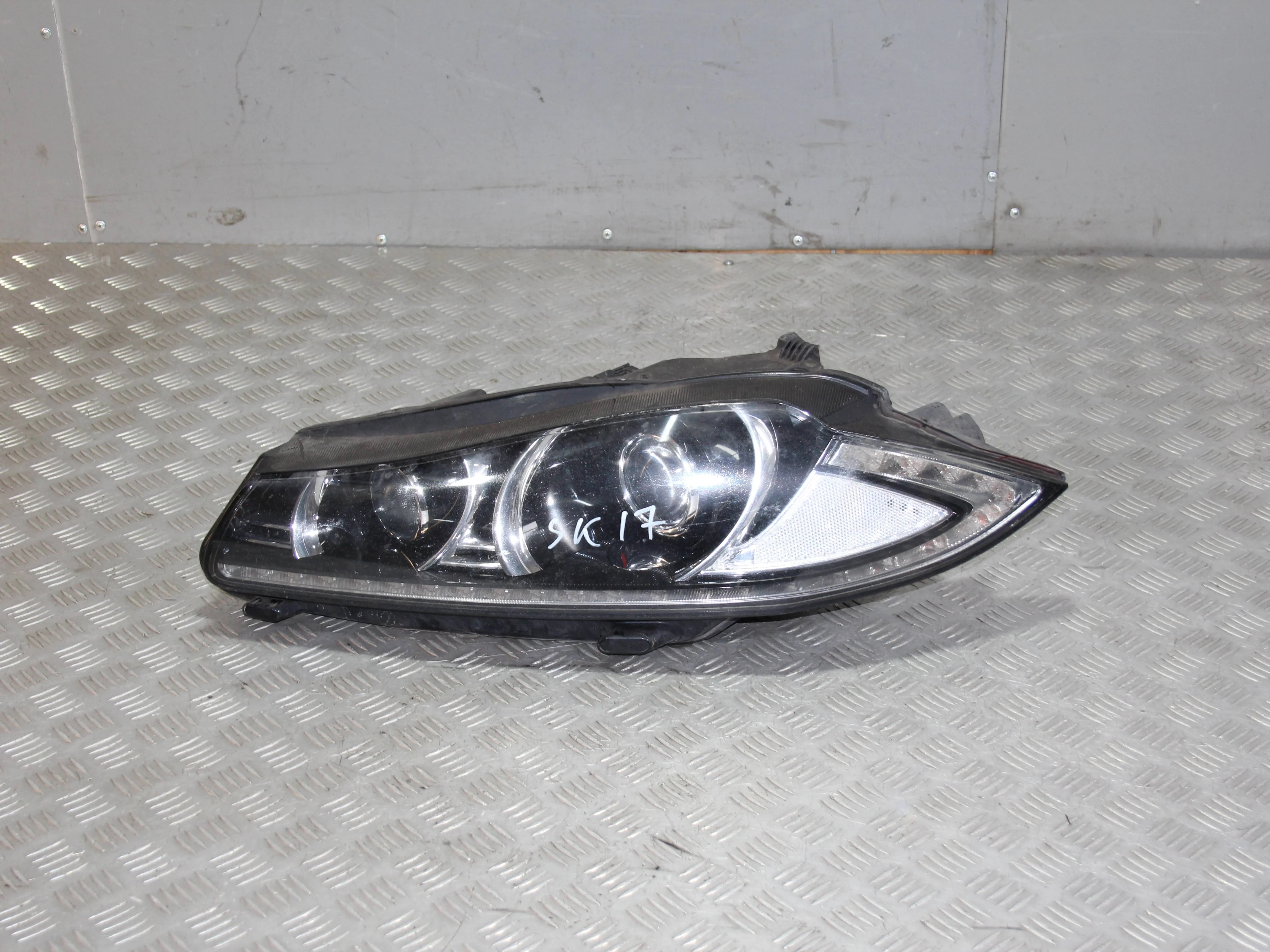 Фара левая JAGUAR XF I рестайлинг (2011—2015)