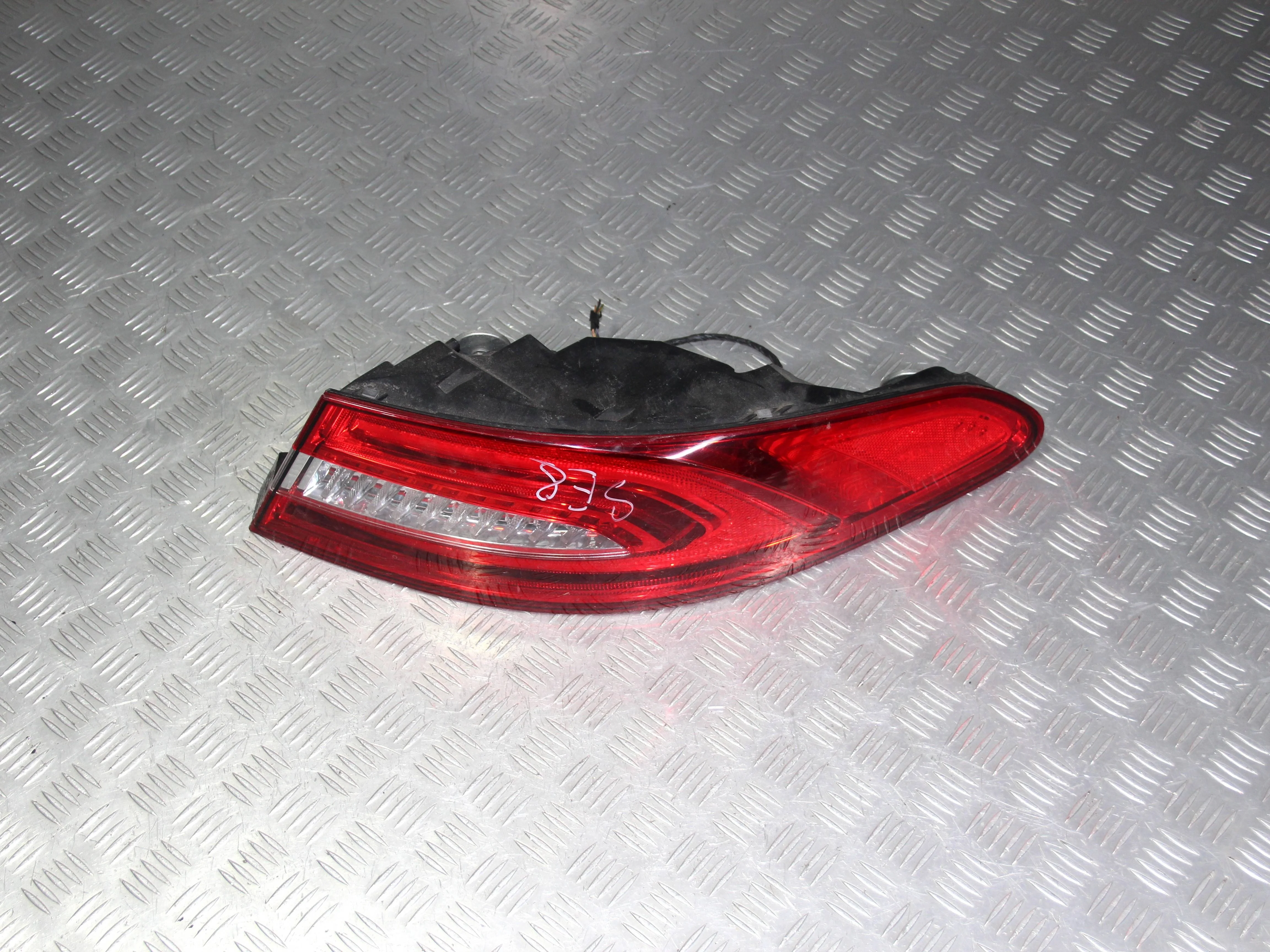 Фонарь задний наружный правый JAGUAR XF I рестайл