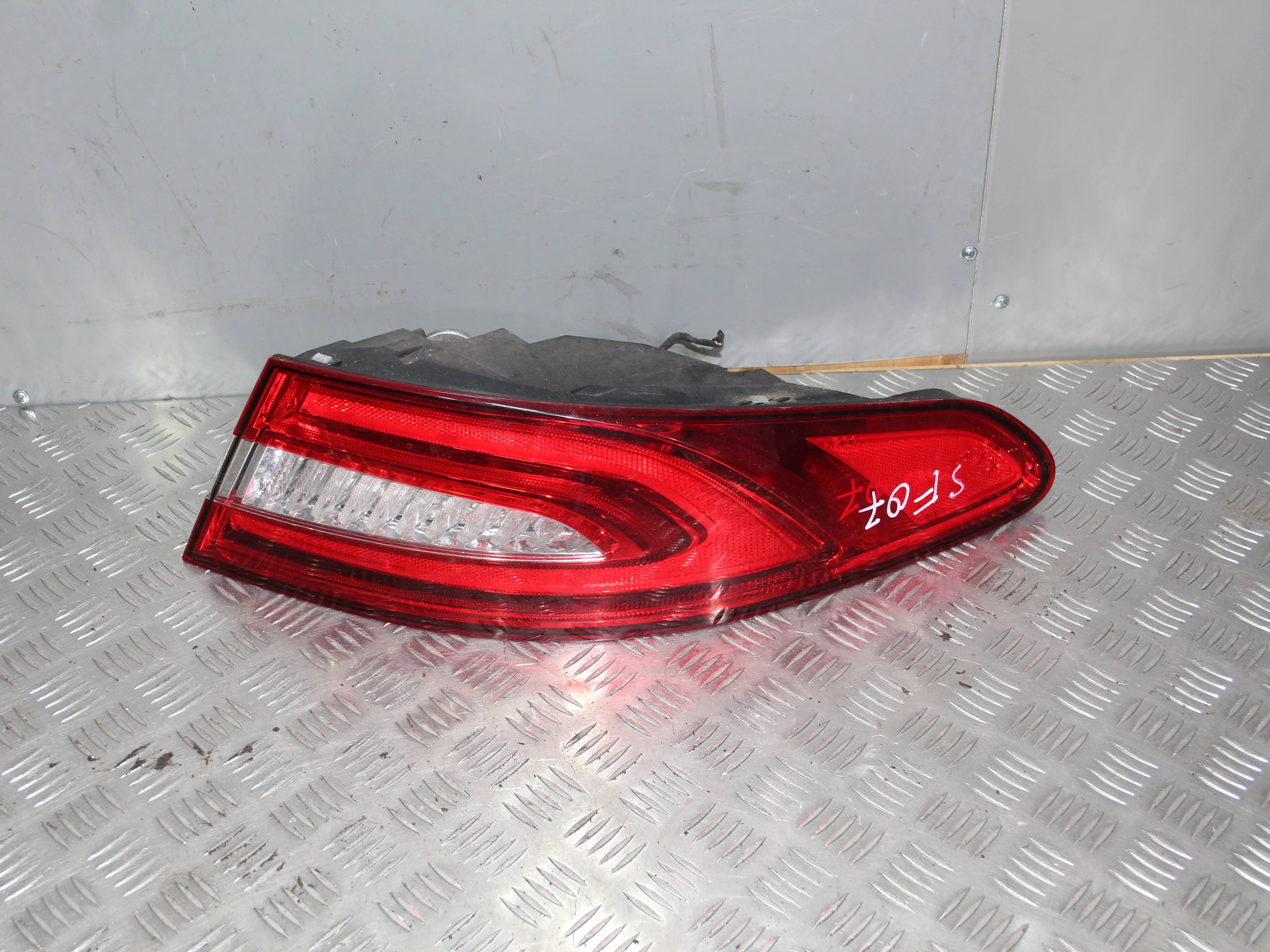 Фонарь задний правый JAGUAR XF I рестайлинг (2011