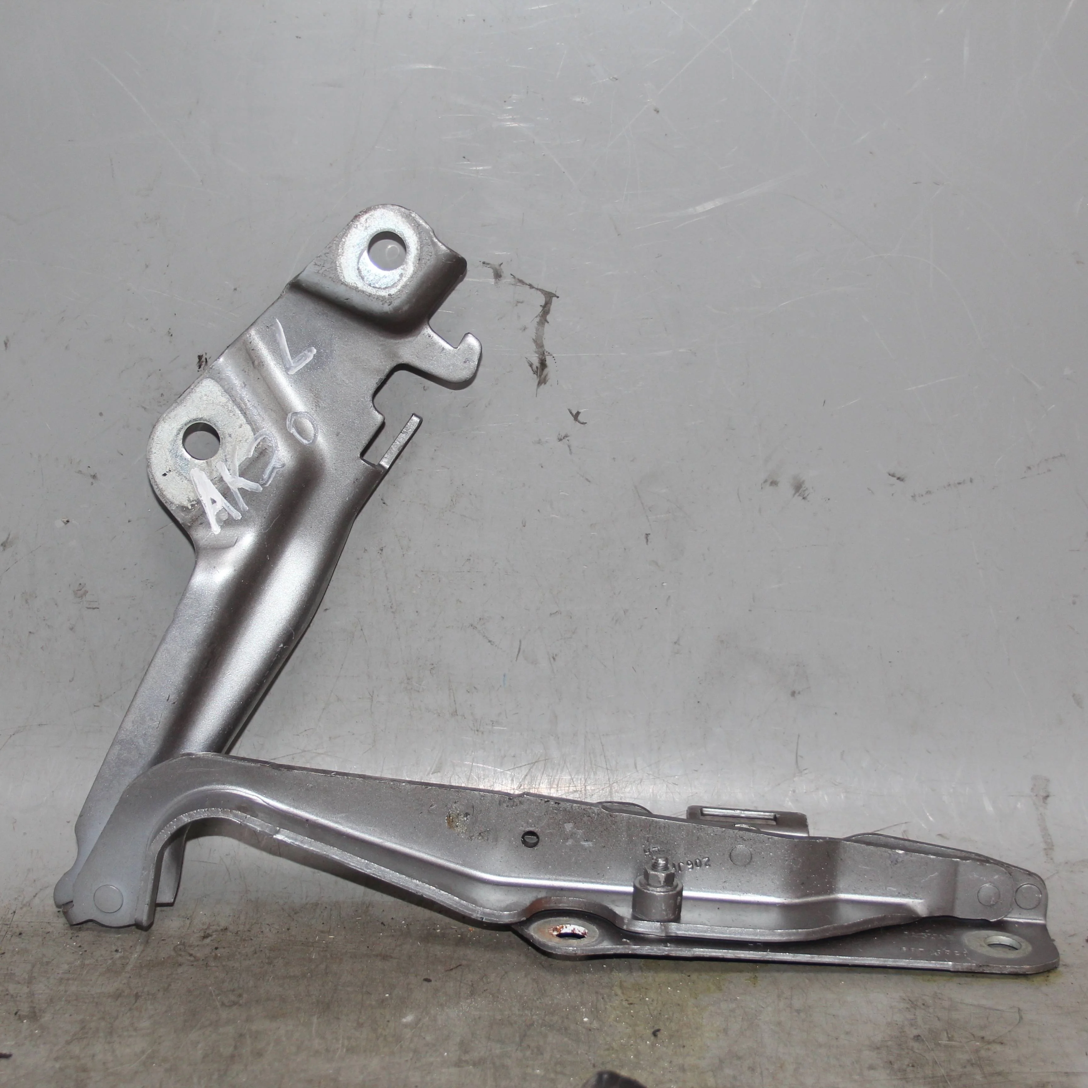 Петля капота левая JAGUAR XF I рестайлинг (2011—2