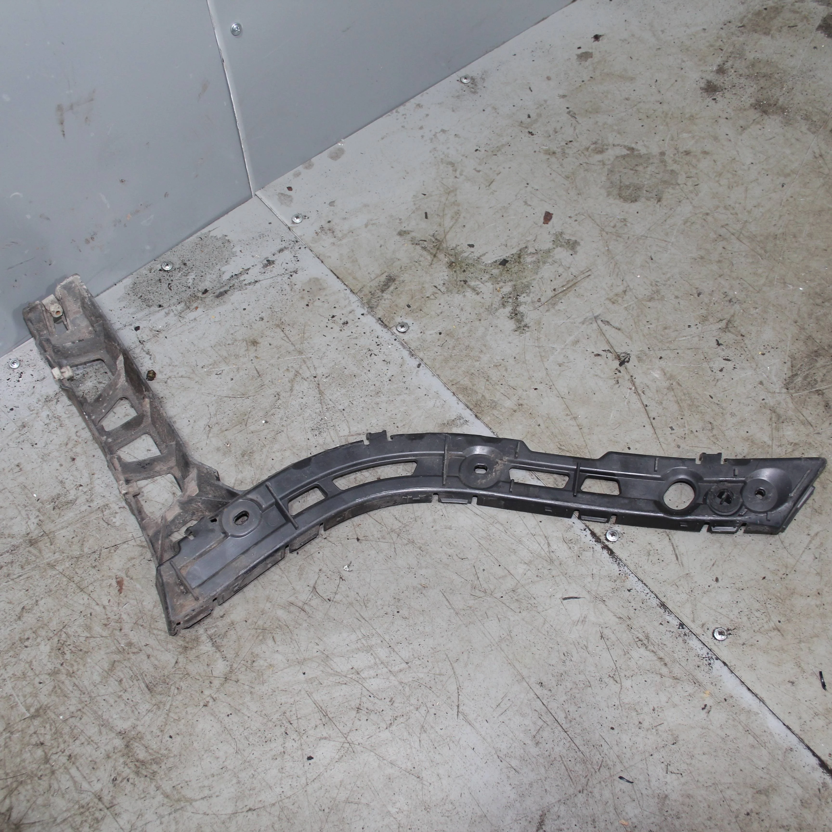 Кронштейн заднего бампера левый JAGUAR XF I реста