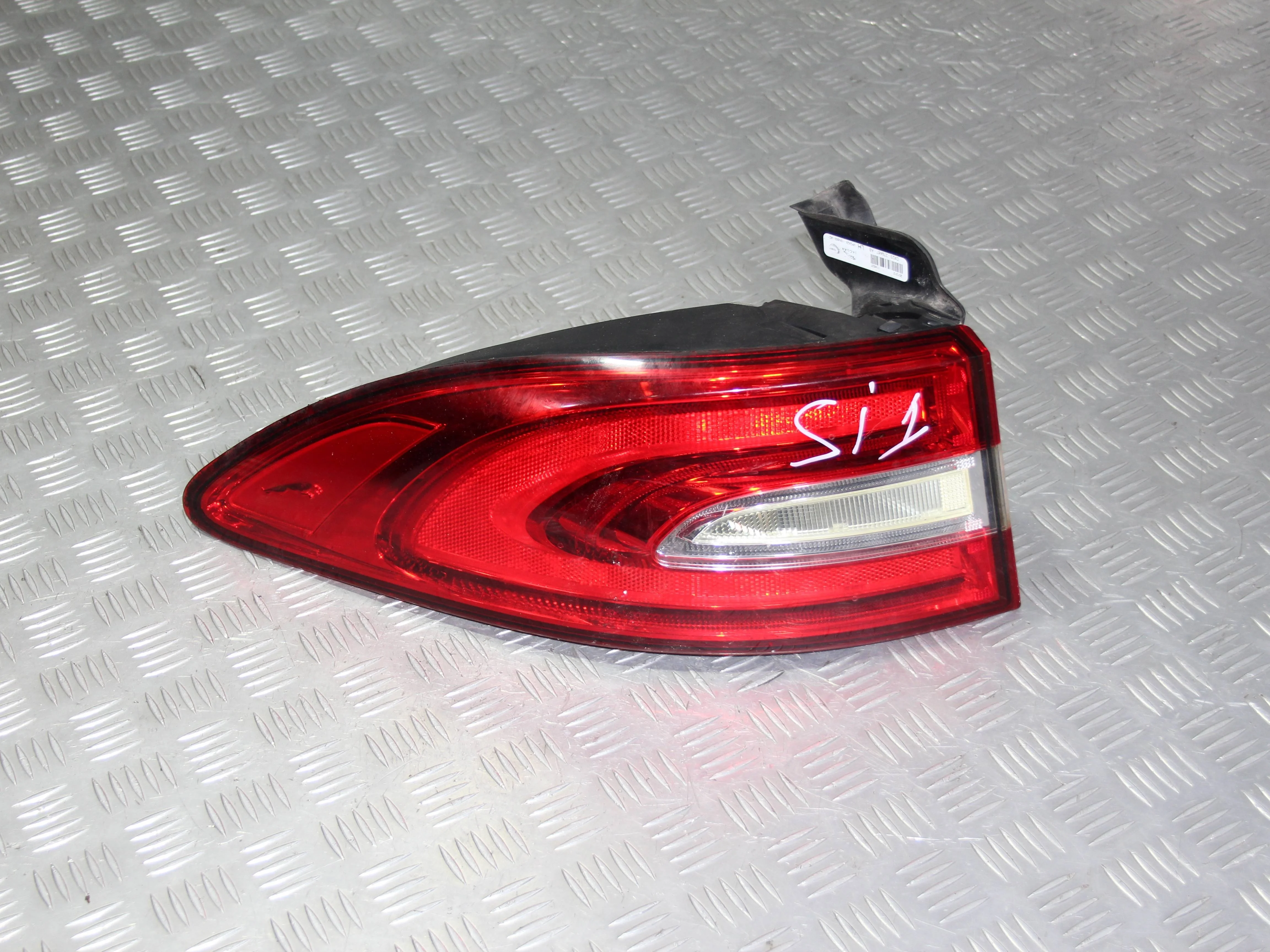 Фонарь внешний левый JAGUAR XF I рестайлинг (2011