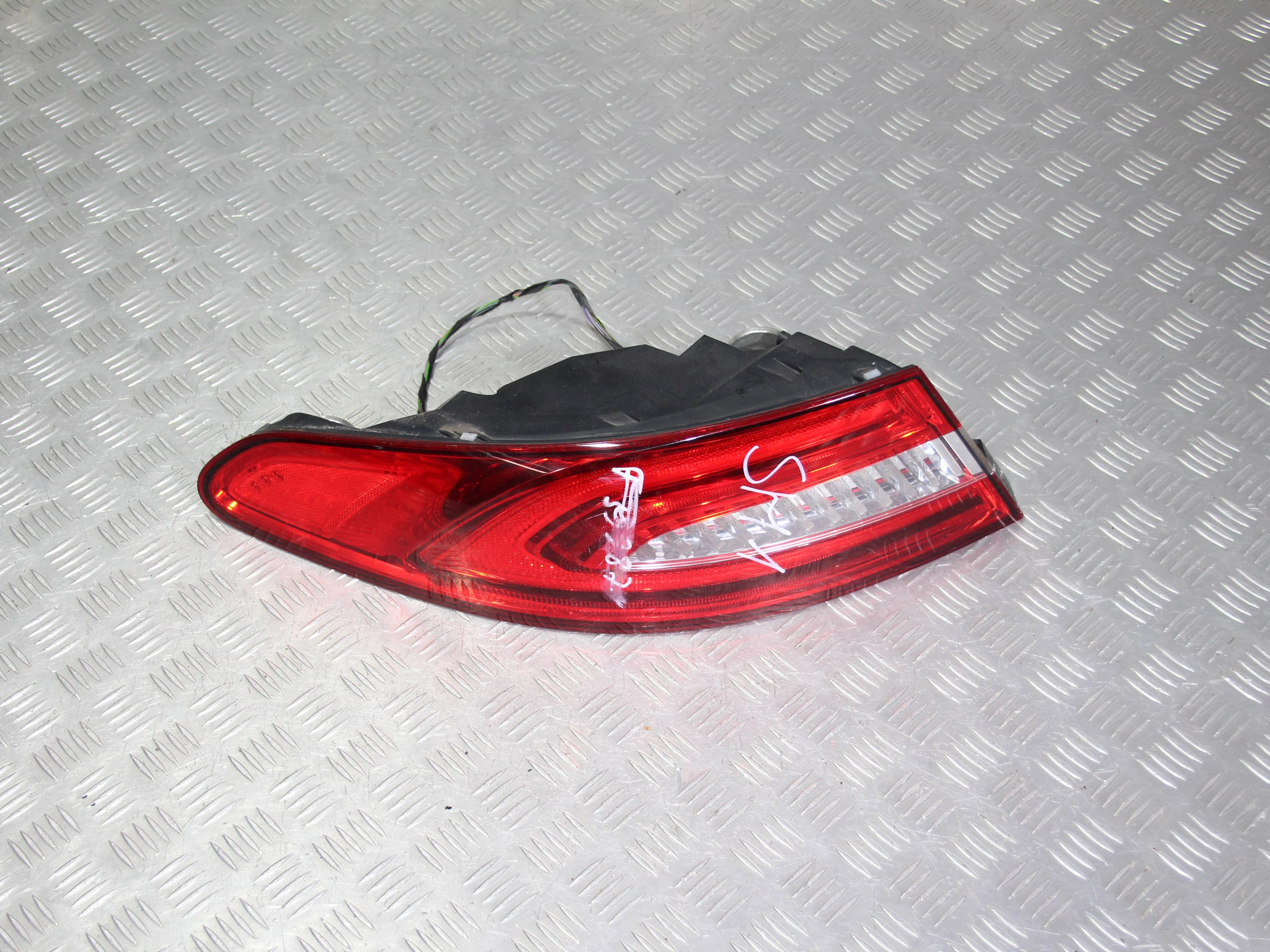 Фонарь задний наружный левый JAGUAR XF I рестайли