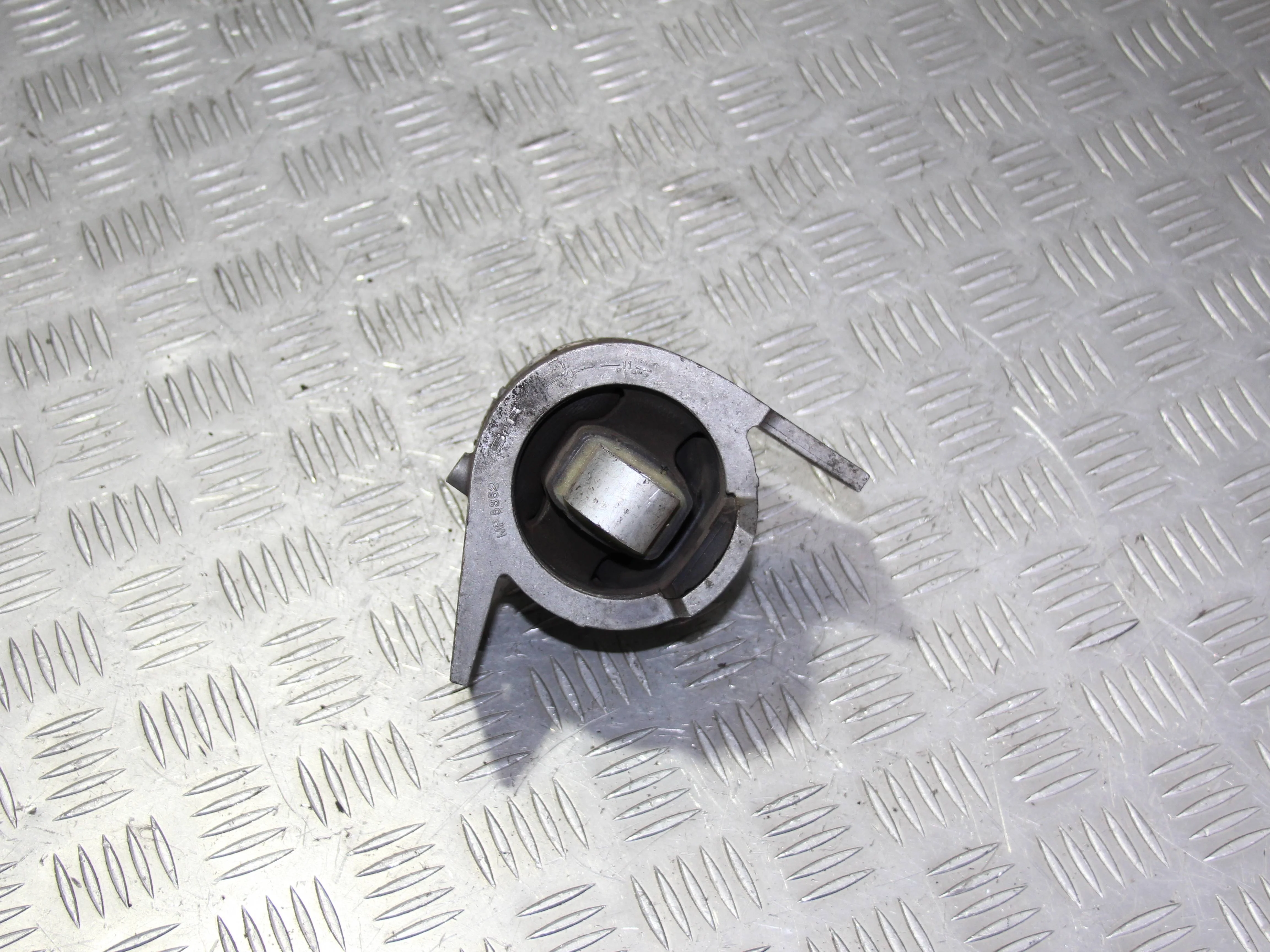 Опора КПП JAGUAR XF I рестайлинг (2011—2015)