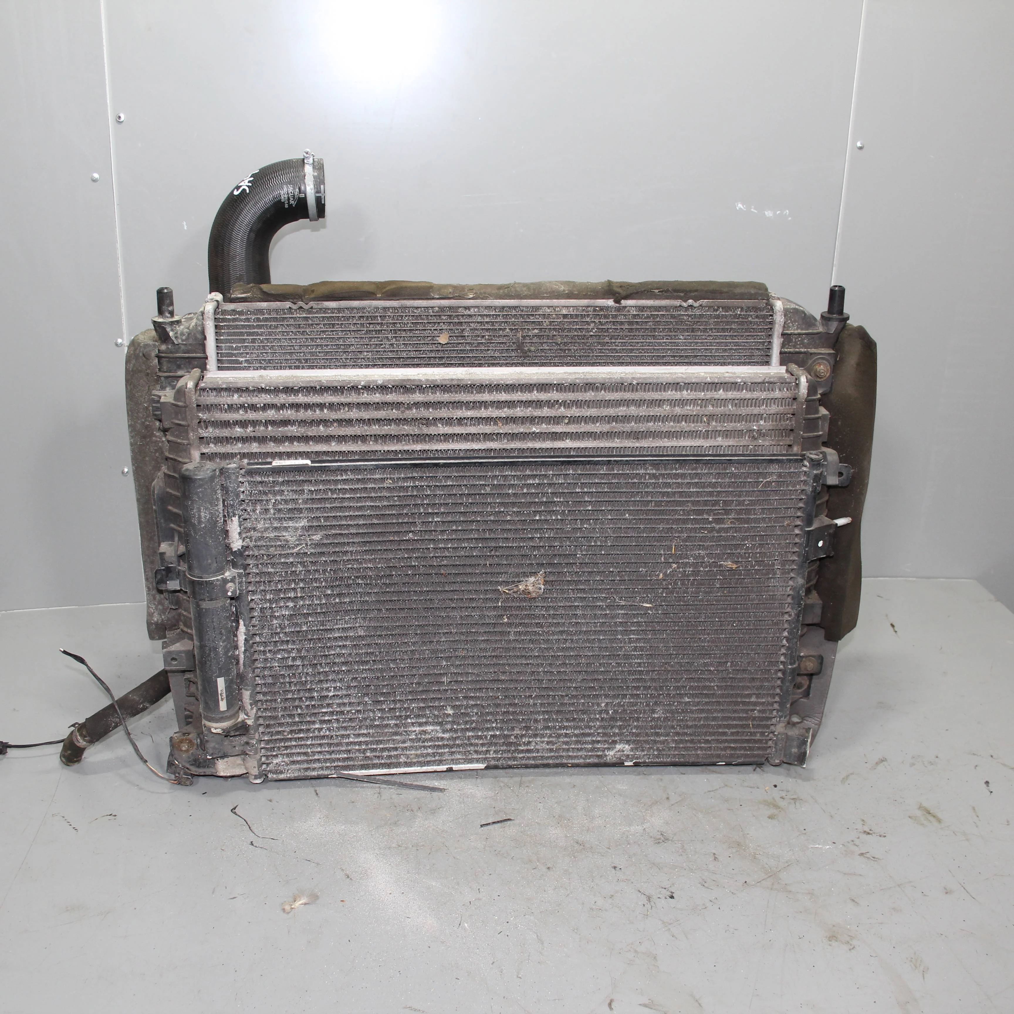 Радиатор кондиционера (конденсер) JAGUAR XF I рес