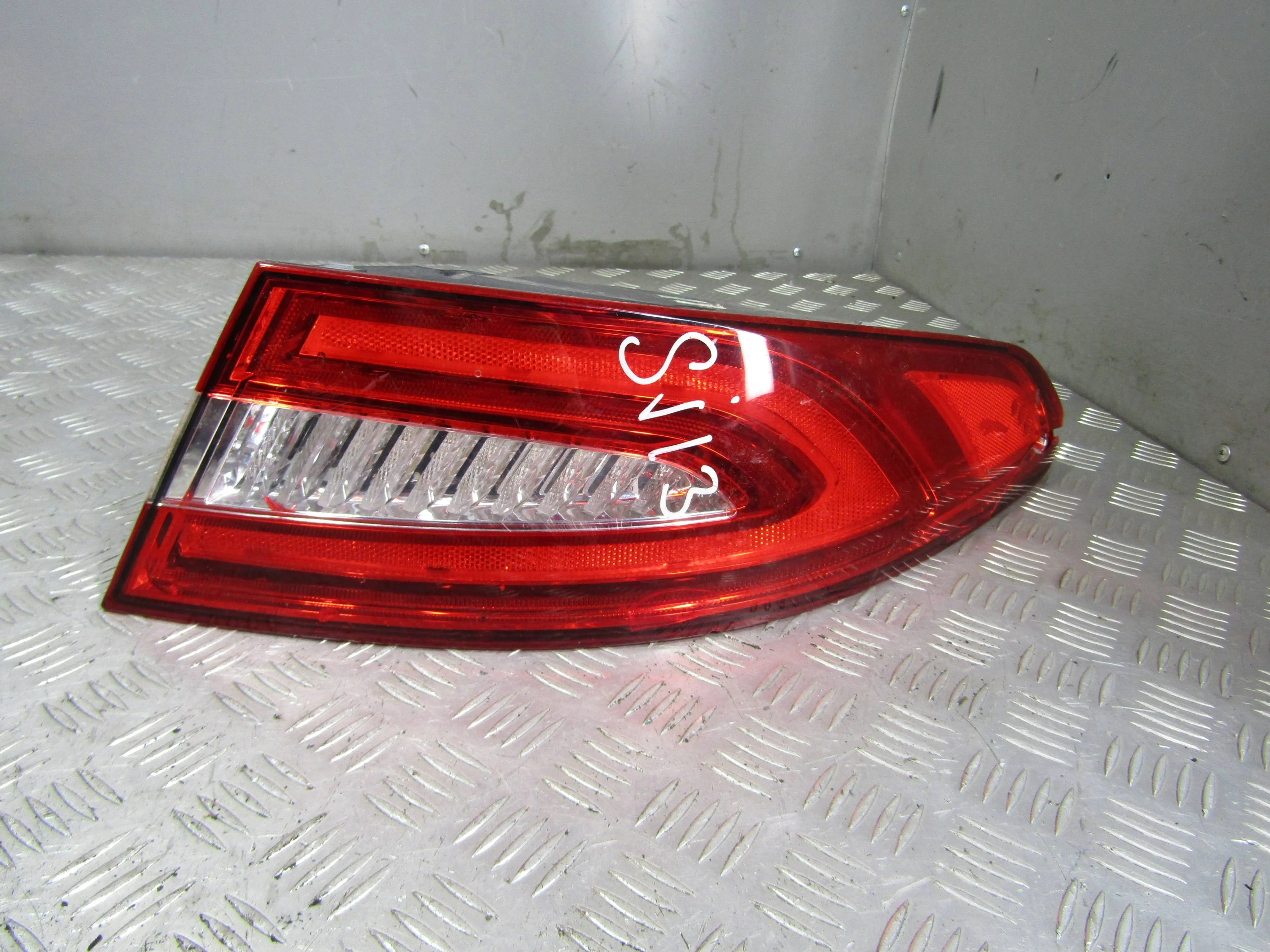 Фонарь внешний правый JAGUAR XF I рестайлинг (201