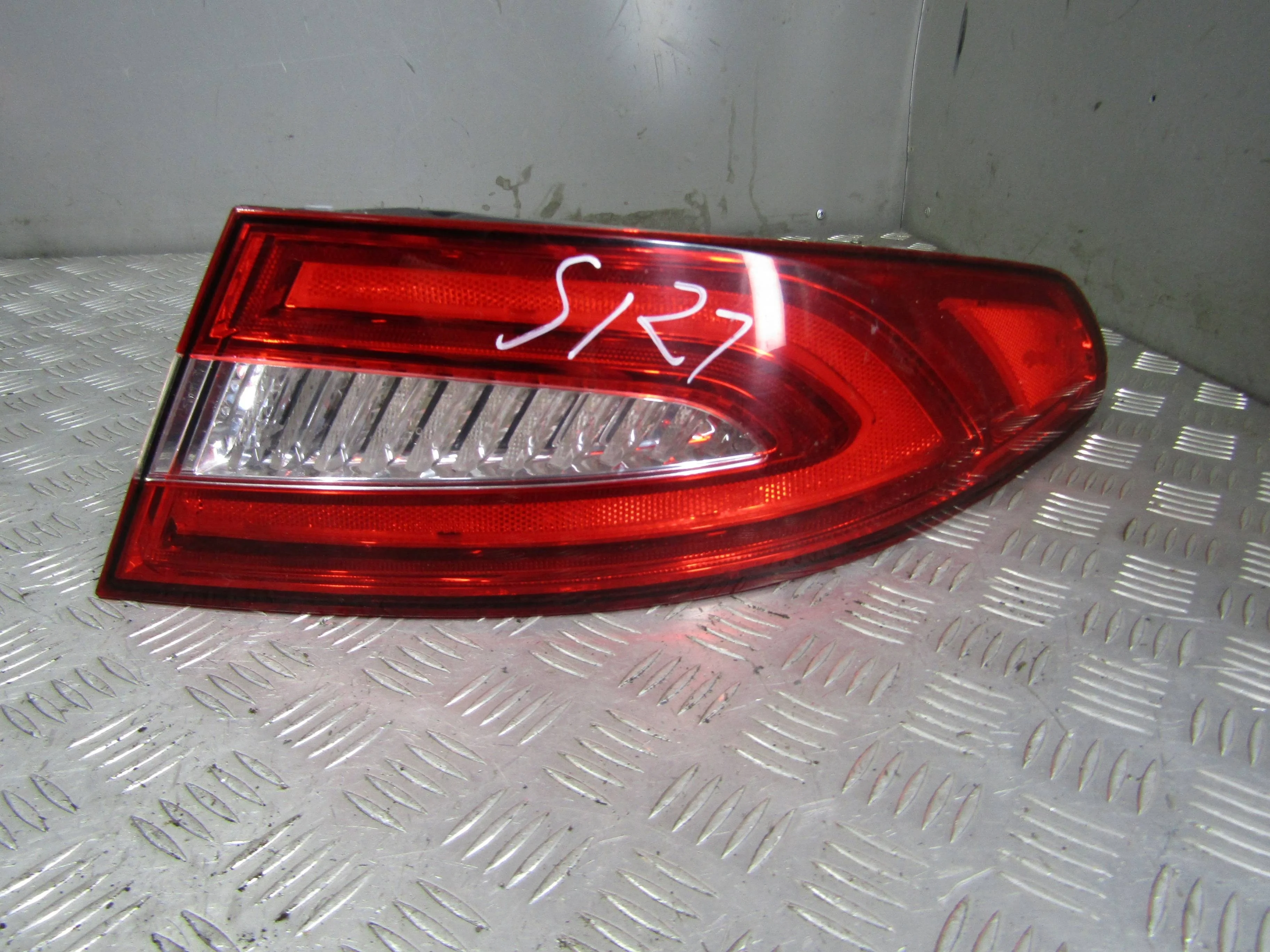 Фонарь внешний правый JAGUAR XF I рестайлинг (201