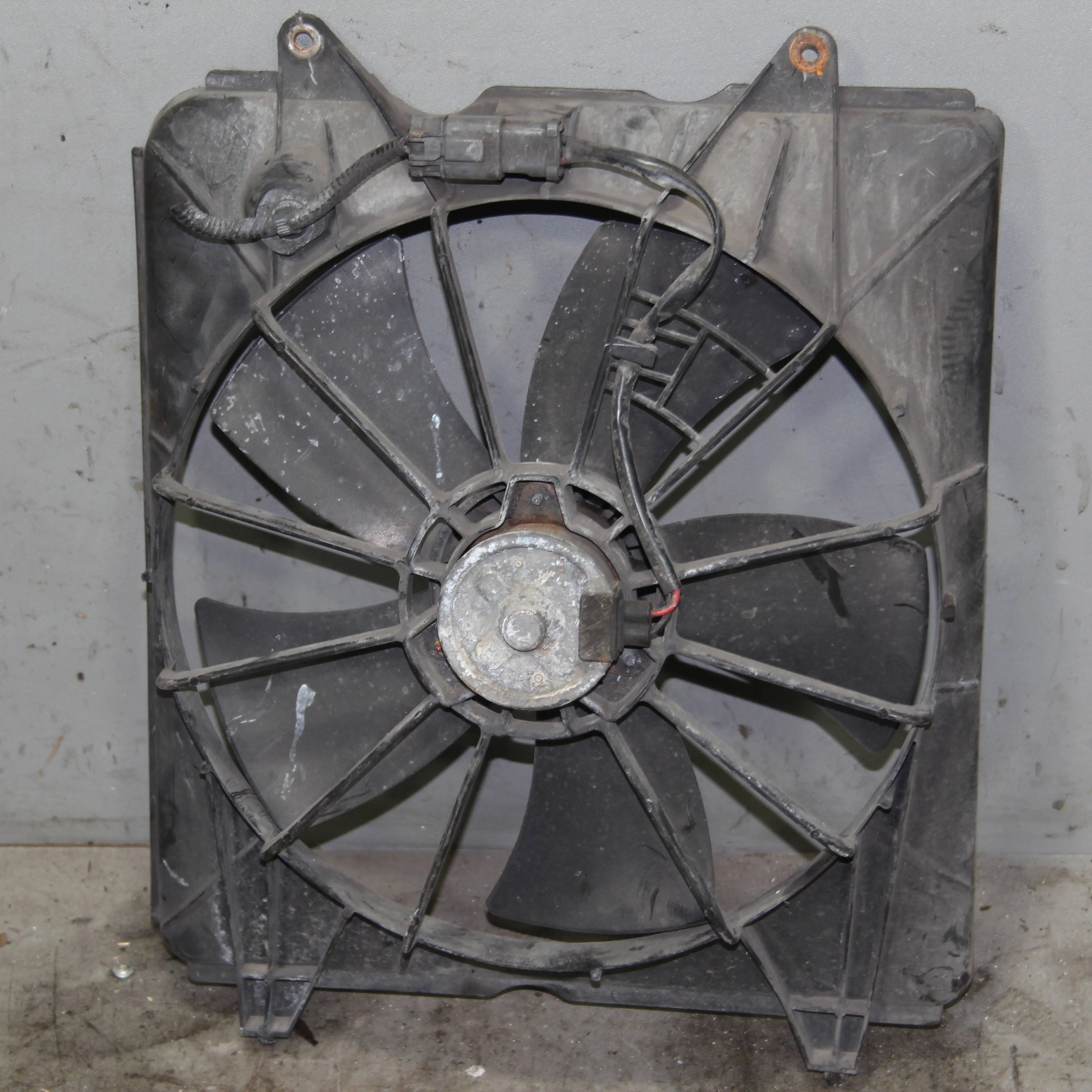 Диффузор с вентилятором (основной) HONDA CR-V III