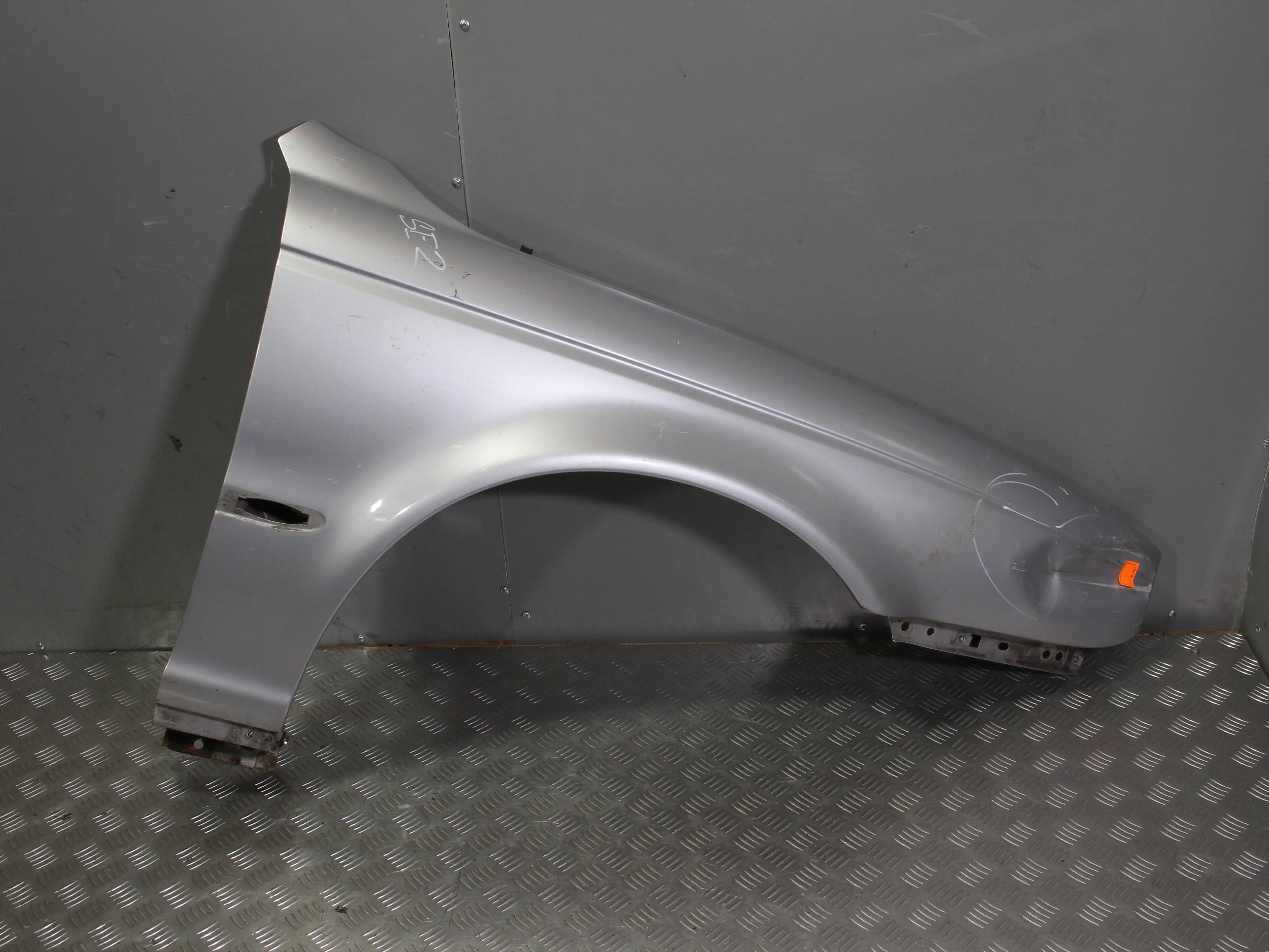 Крыло переднее правое JAGUAR X-type I (2001—2009)