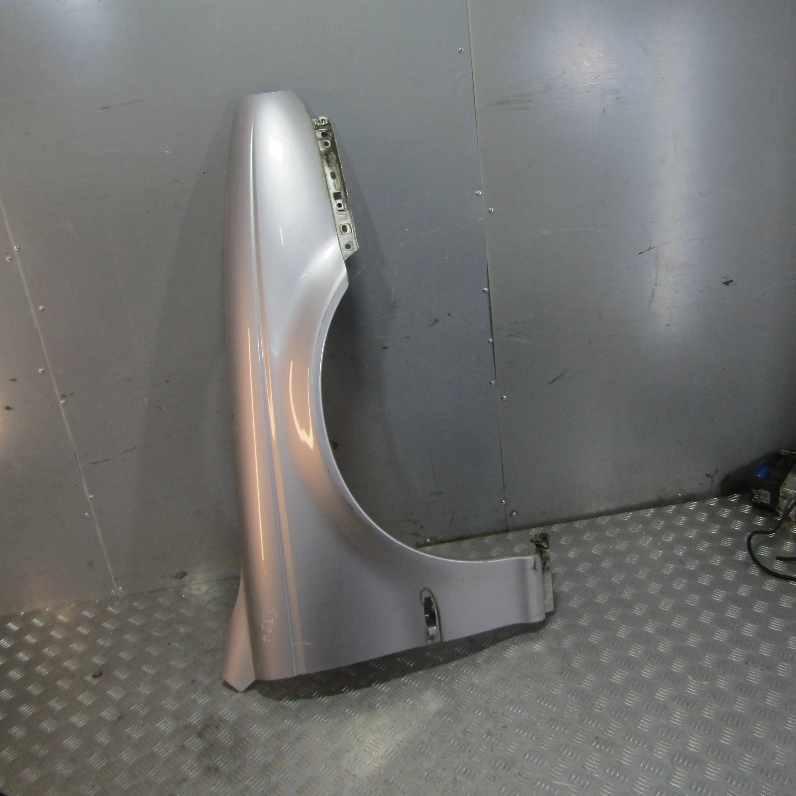 Крыло переднее правое JAGUAR X-type I (2001—2009)