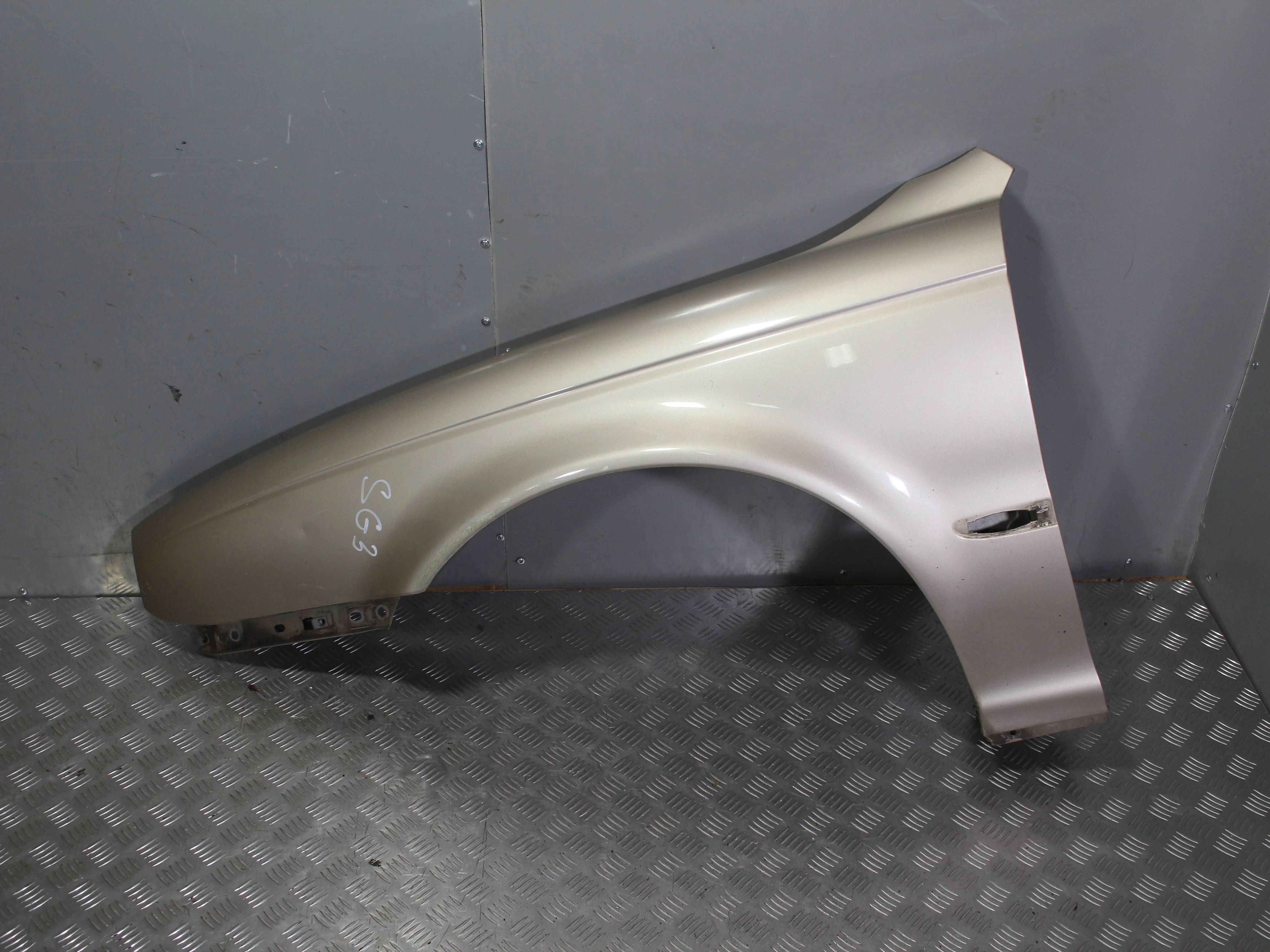 Крыло переднее левое JAGUAR X-type I (2001—2009)