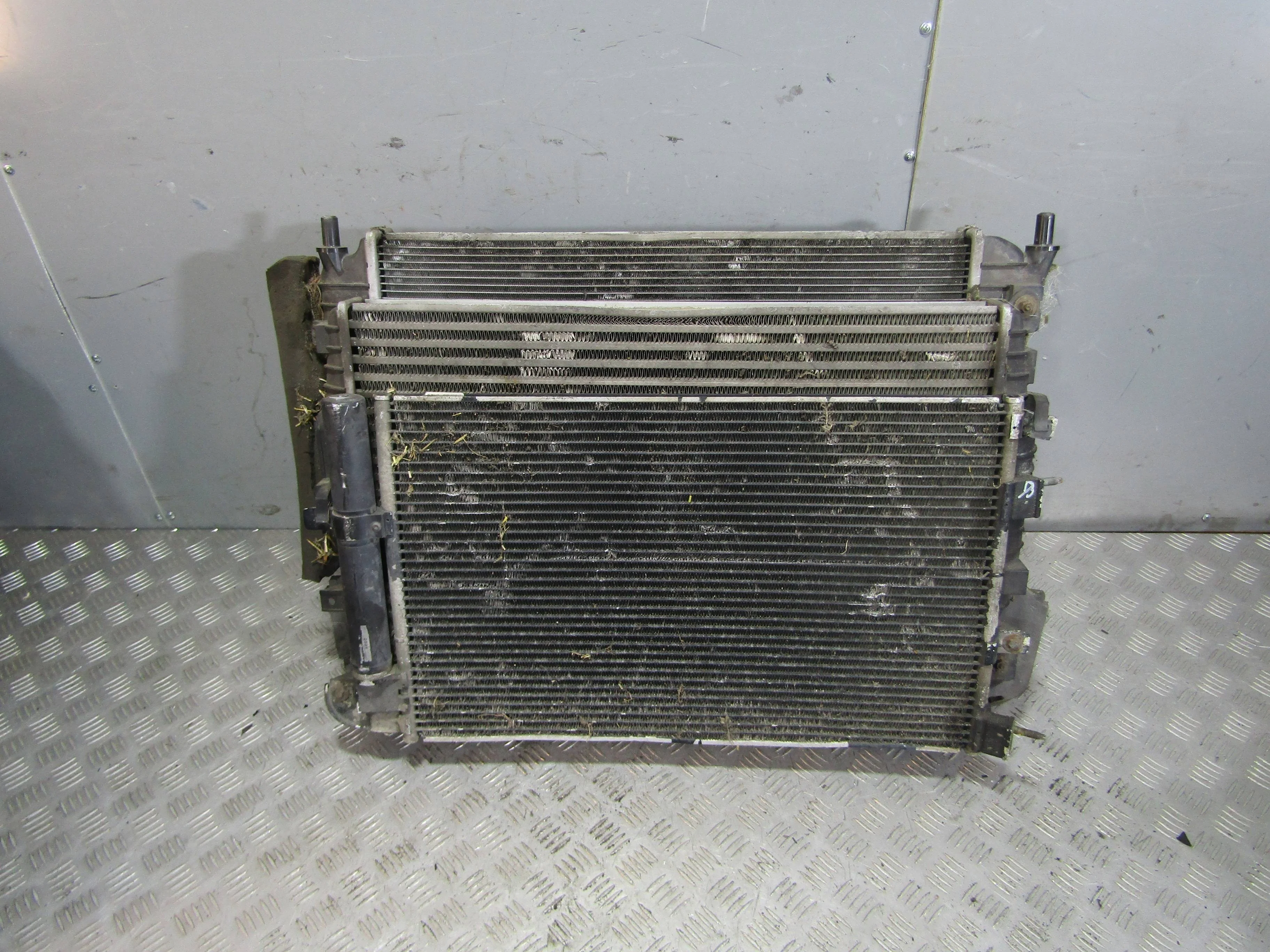 Радиатор основной JAGUAR X-type I (2001—2009)