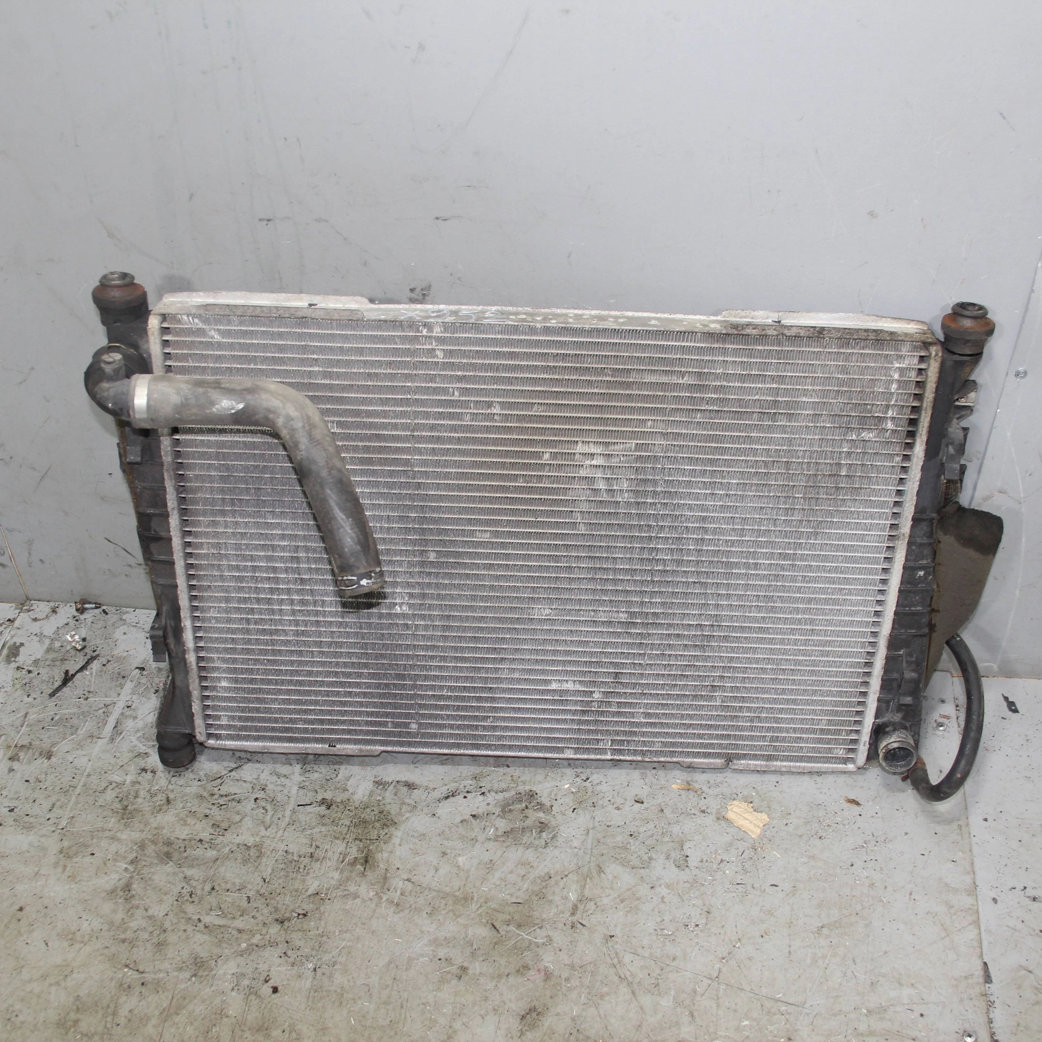 Радиатор основной JAGUAR X-type I (2001—2009)