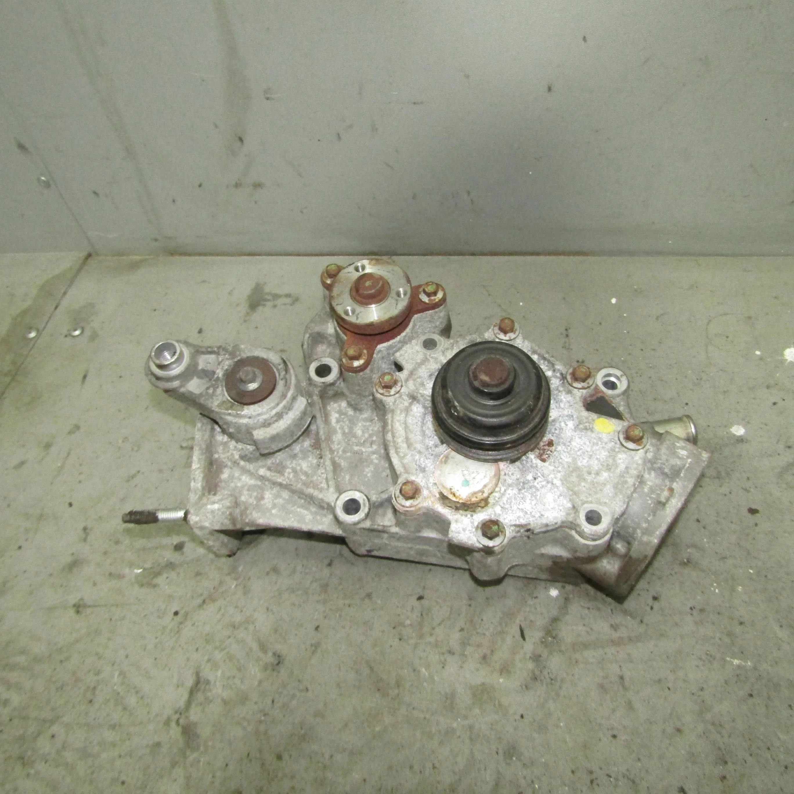 Насос водяной (помпа) JAGUAR X-type I (2001—2009)