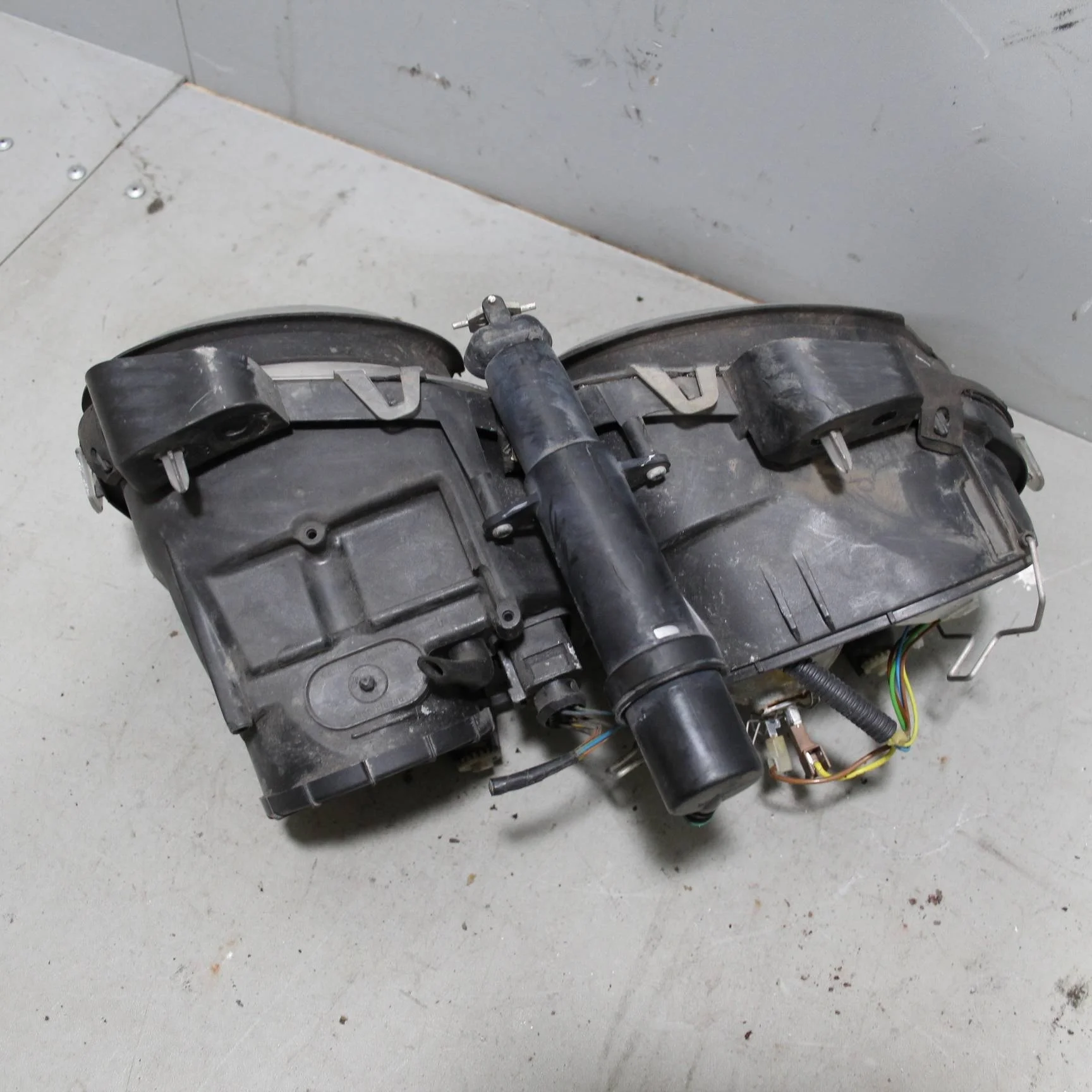 Форсунка омывателя фары левая JAGUAR X-type I (20