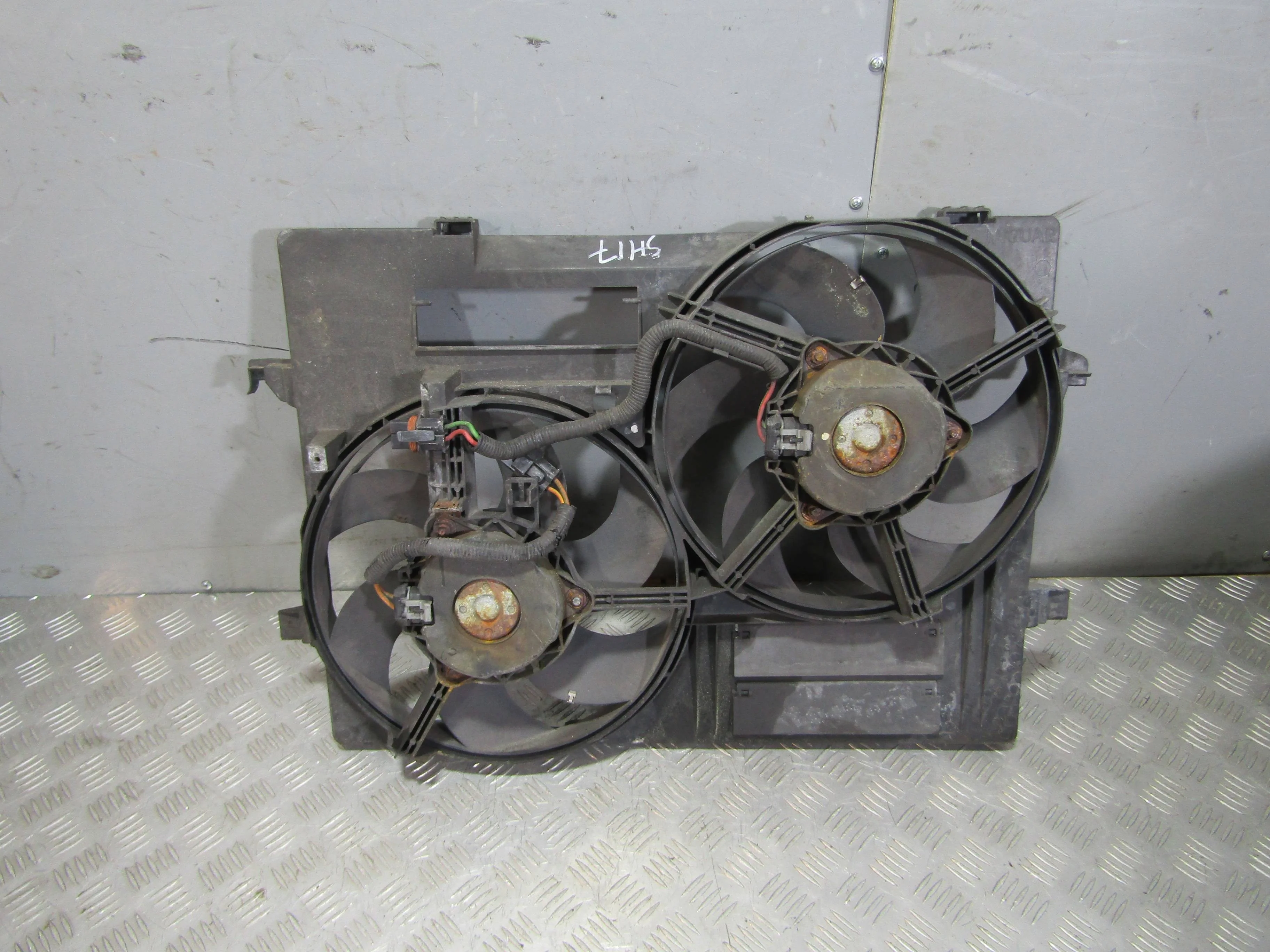 Диффузор вентилятора в сборе с вентиляторами JAGU