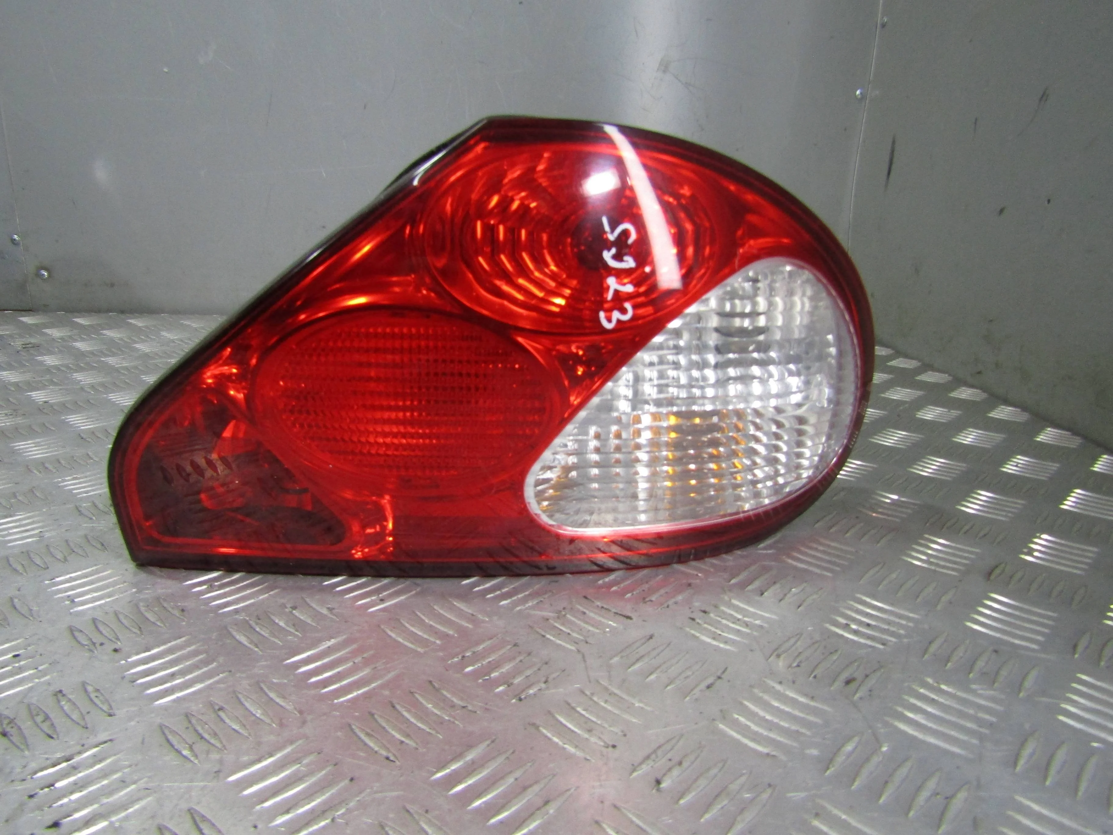 Фонарь внешний правый JAGUAR X-type I (2001—2009)