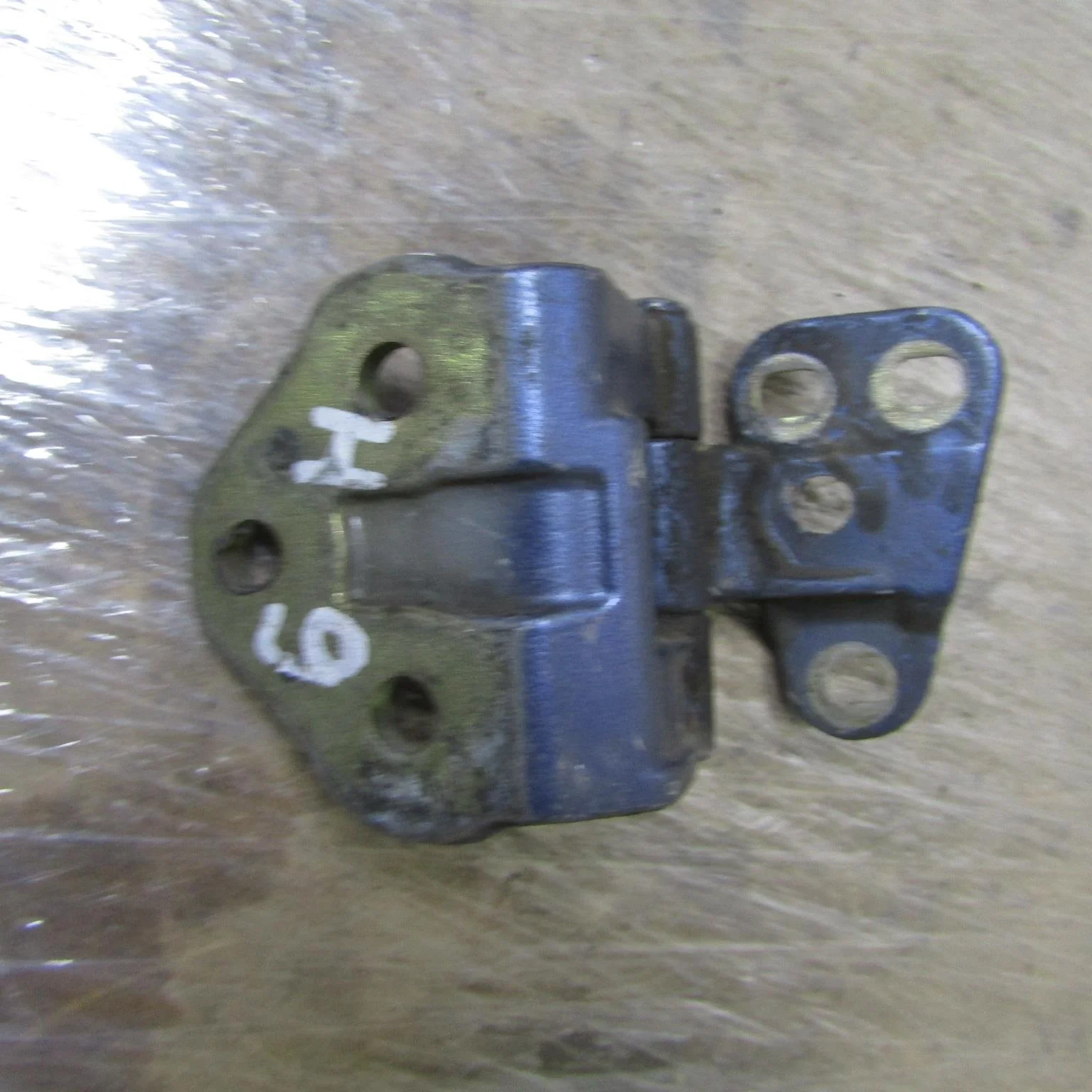 Петля двери багажника нижняя HONDA CR-V II рестай