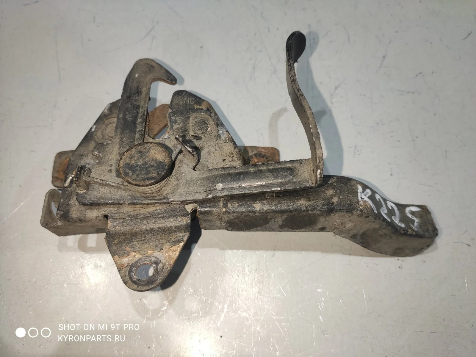 Замок капота SsangYong Kyron 2012 D130