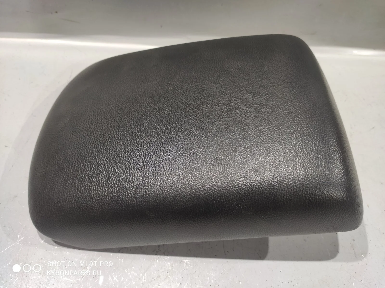 Крышка подлокотника SsangYong Kyron 2012 D130