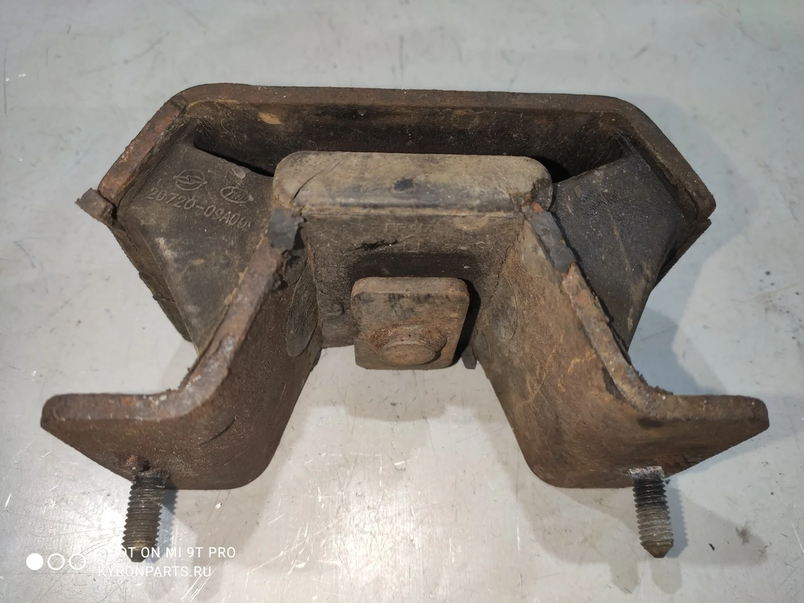 Подушка (опора) двигателя SsangYong Kyron 2009 D130