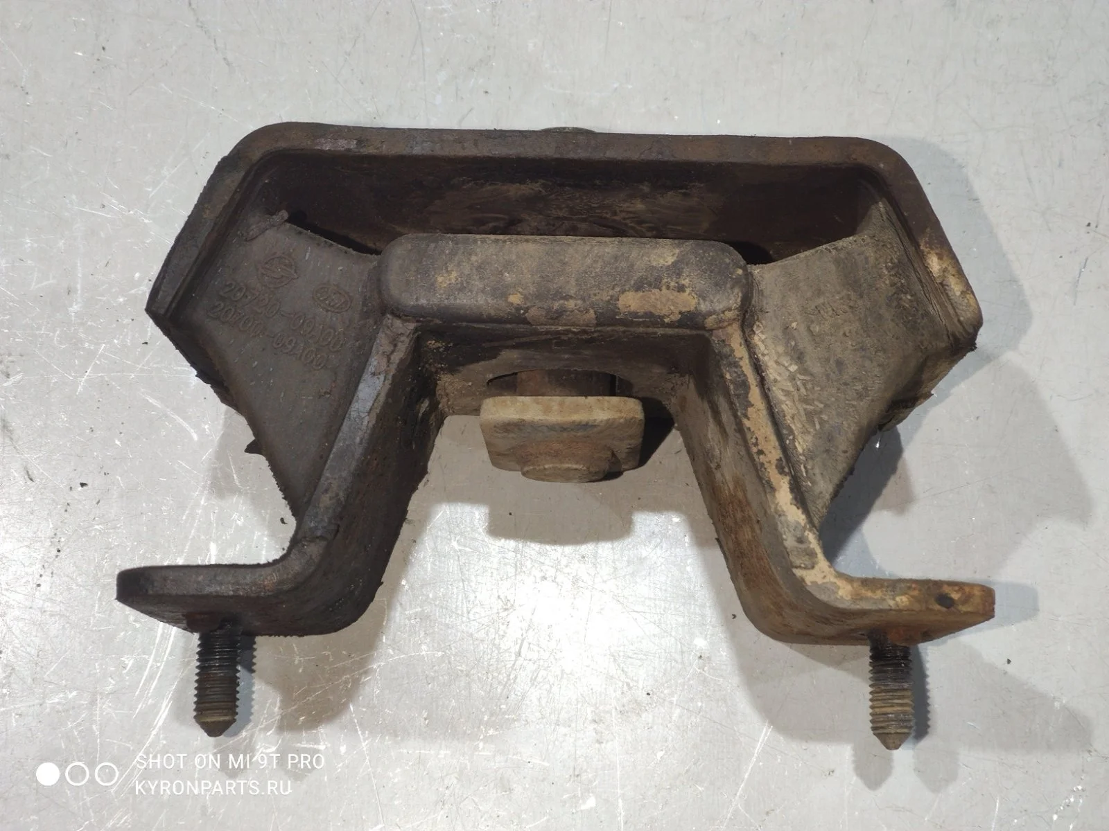 Подушка (опора) двигателя SsangYong Kyron 2012 D130