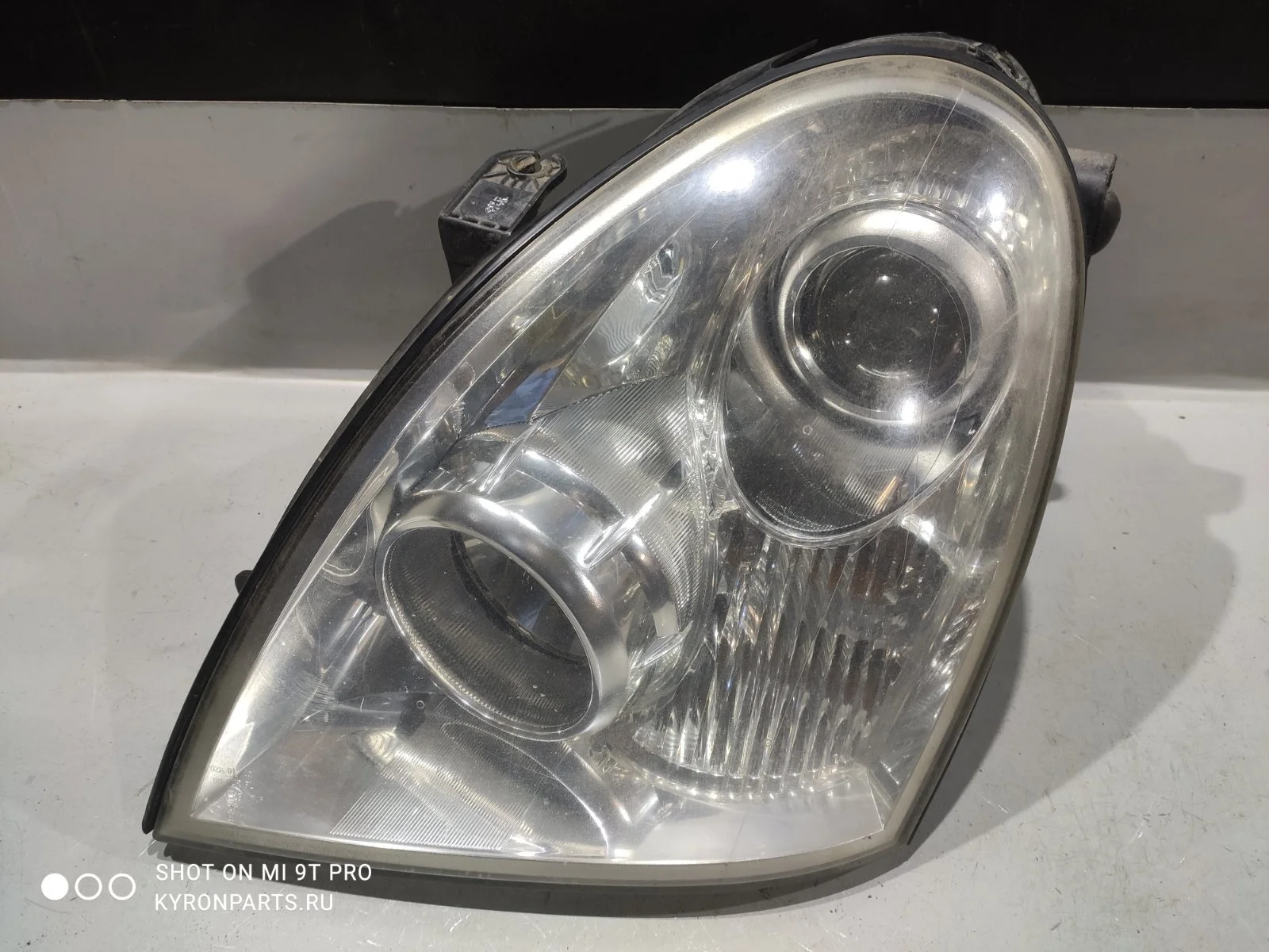 Фара SsangYong Rexton 2009 Y250