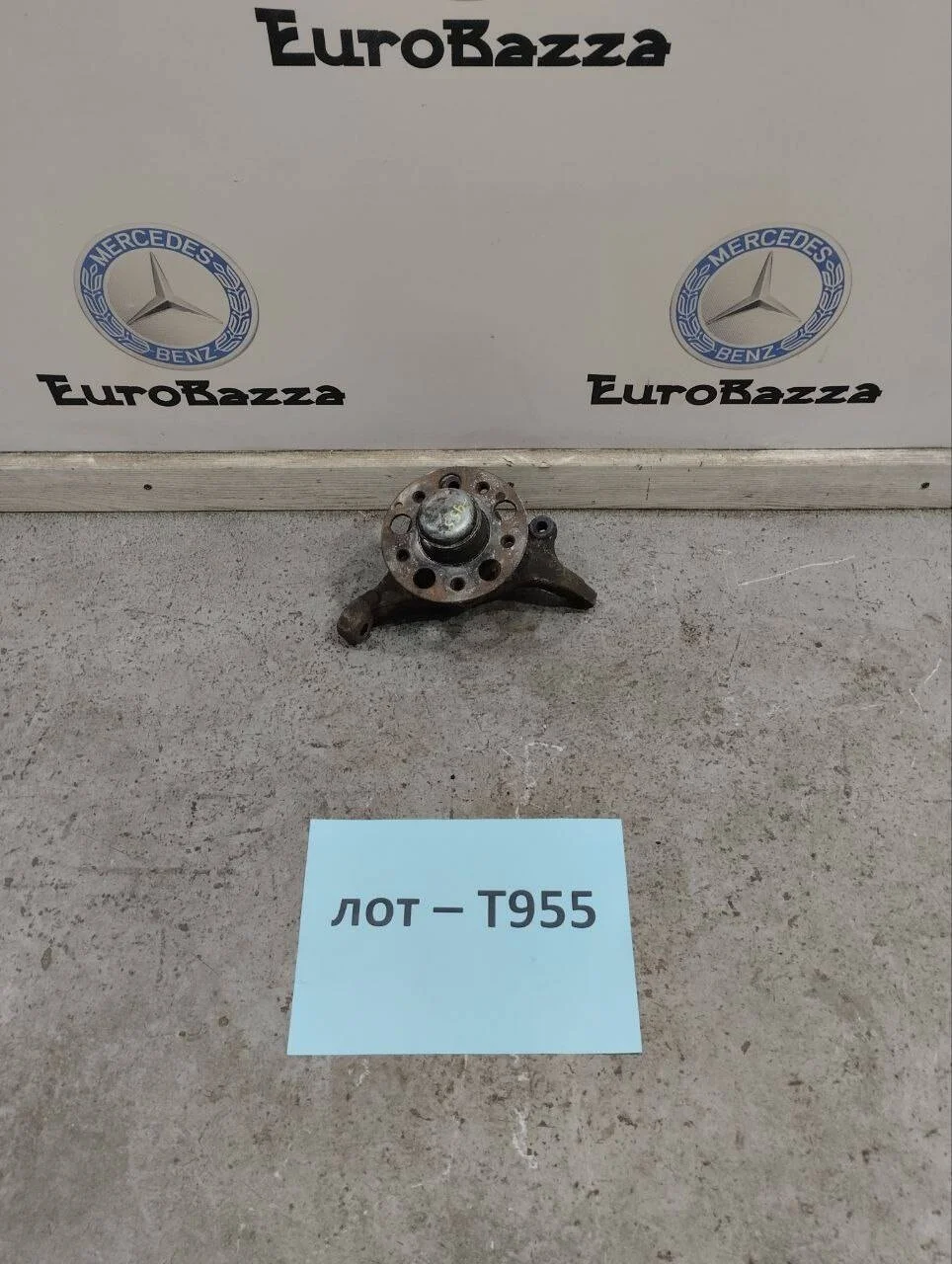 Поворотный кулак правый Mercedes W203