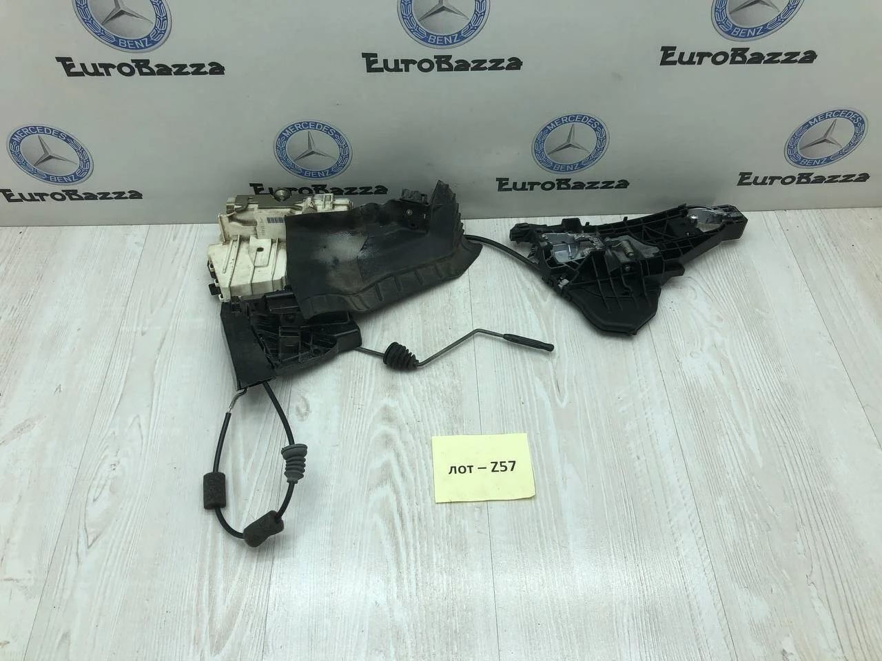Замок двери передней правой Mercedes X164