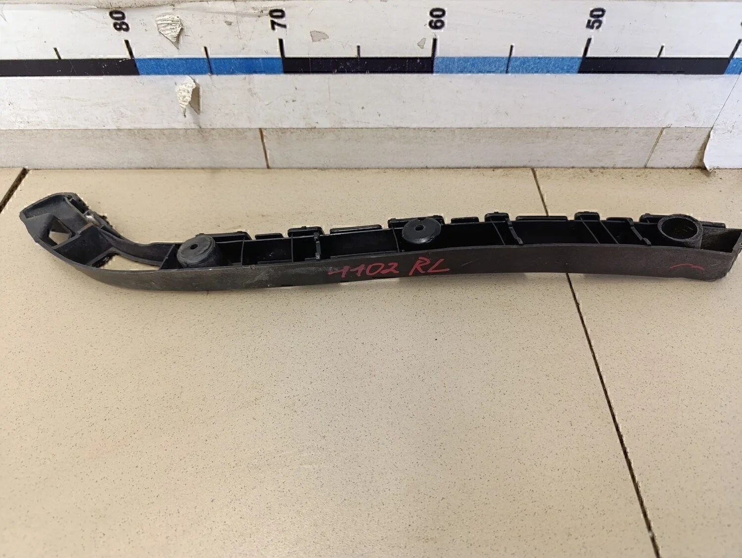 Направляющая заднего бампера левая Cruze 2009-2016