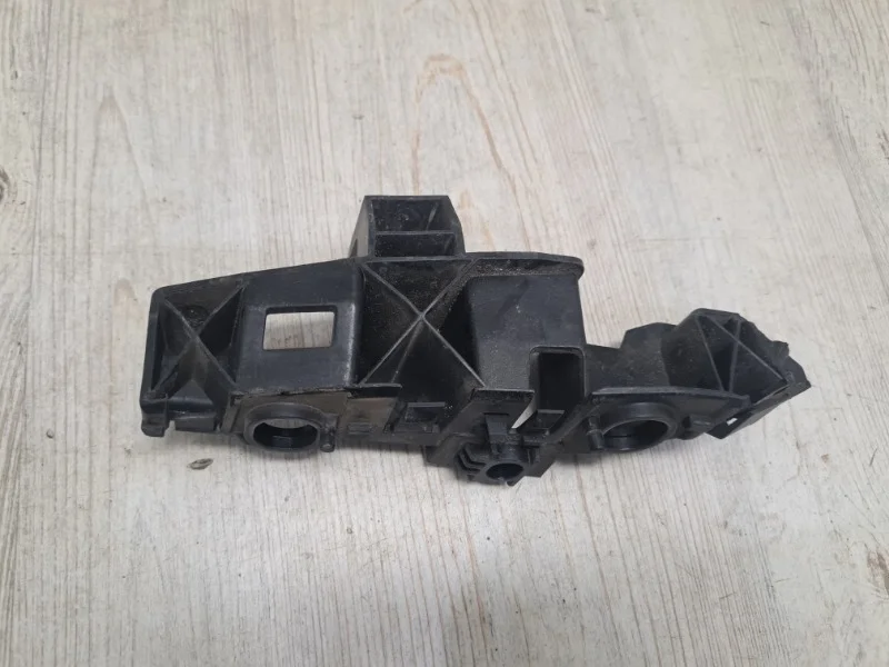 Направляющая бампера Audi Q5 S-line 2018 FY