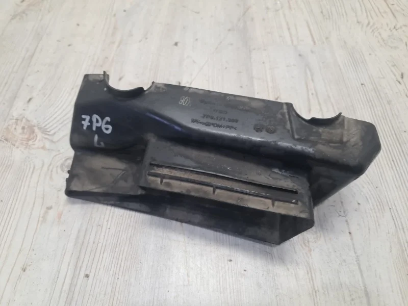 Воздуховод VW Touareg 2 2010-2018 7P