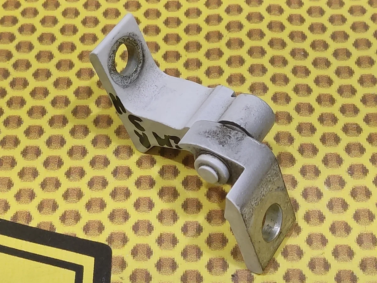 Петля двери задняя нижняя Volkswagen Jetta 2019 8X4833406A JEM DGXA, задняя правая