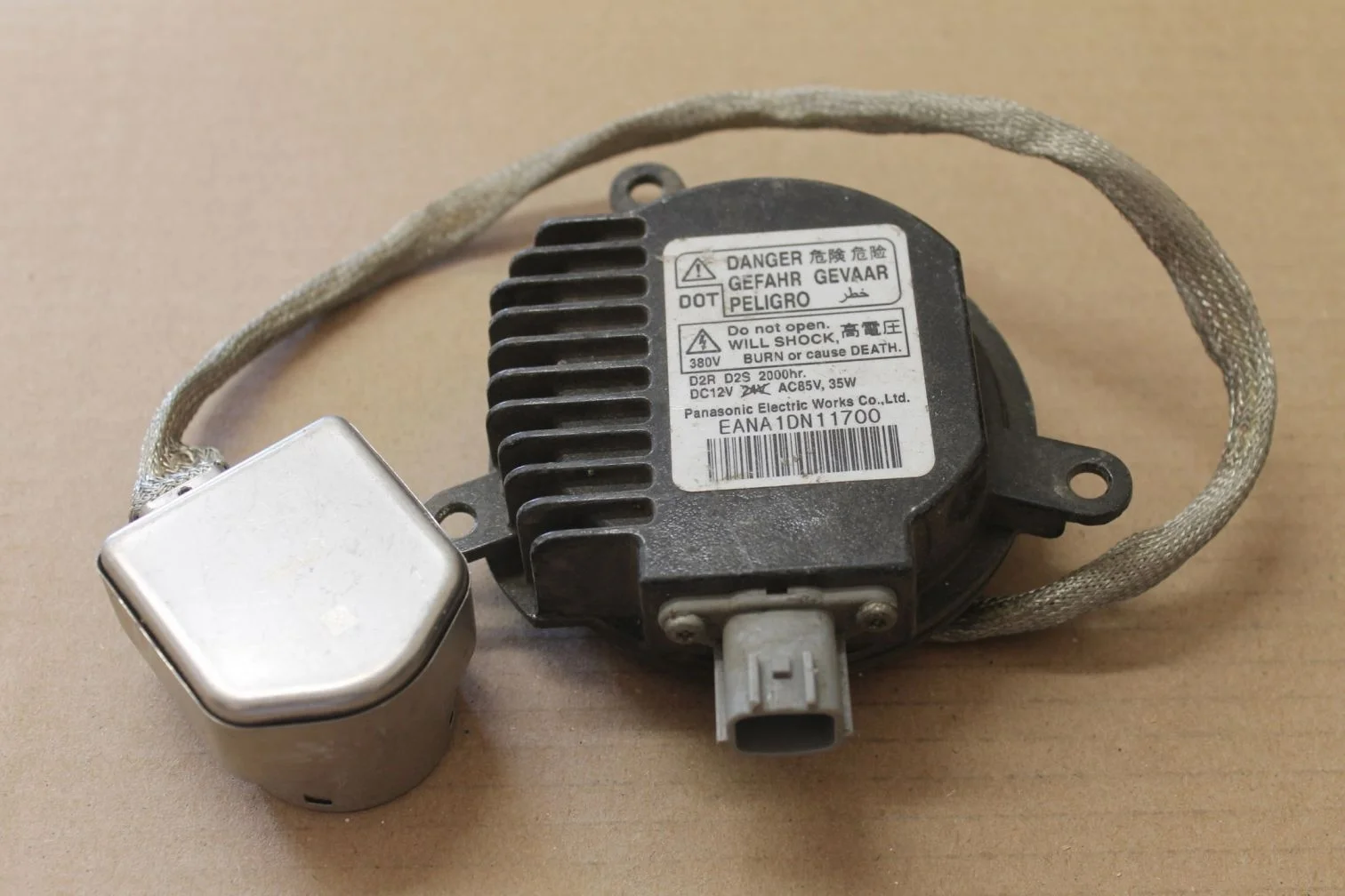 Блок ксеноновой лампы для Nissan Patrol Y62 2010-