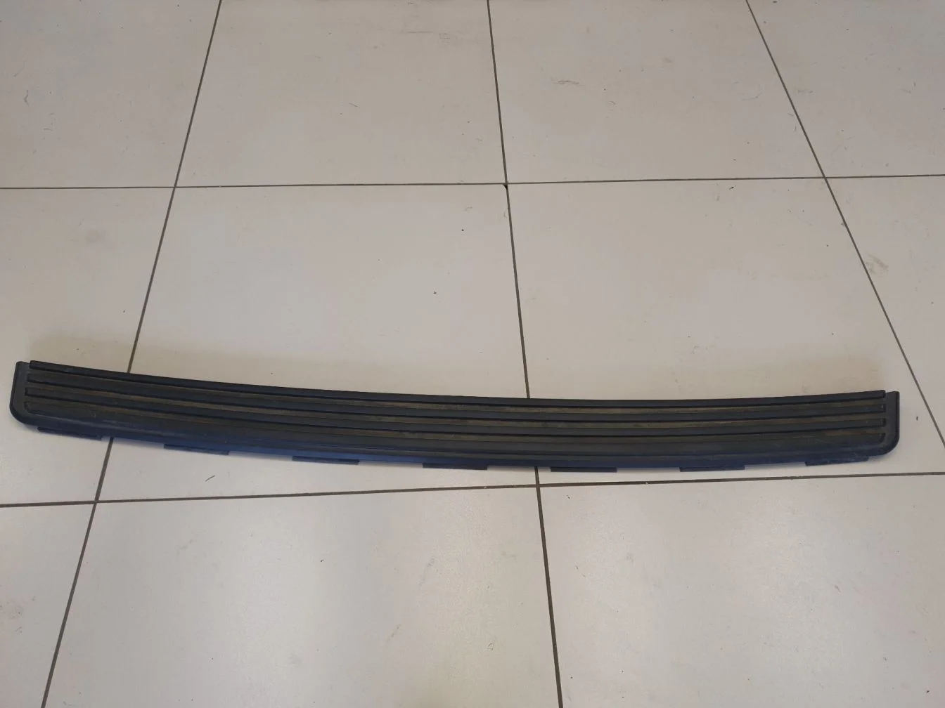 Накладка заднего бампера для Land Rover Discovery 2009-2016