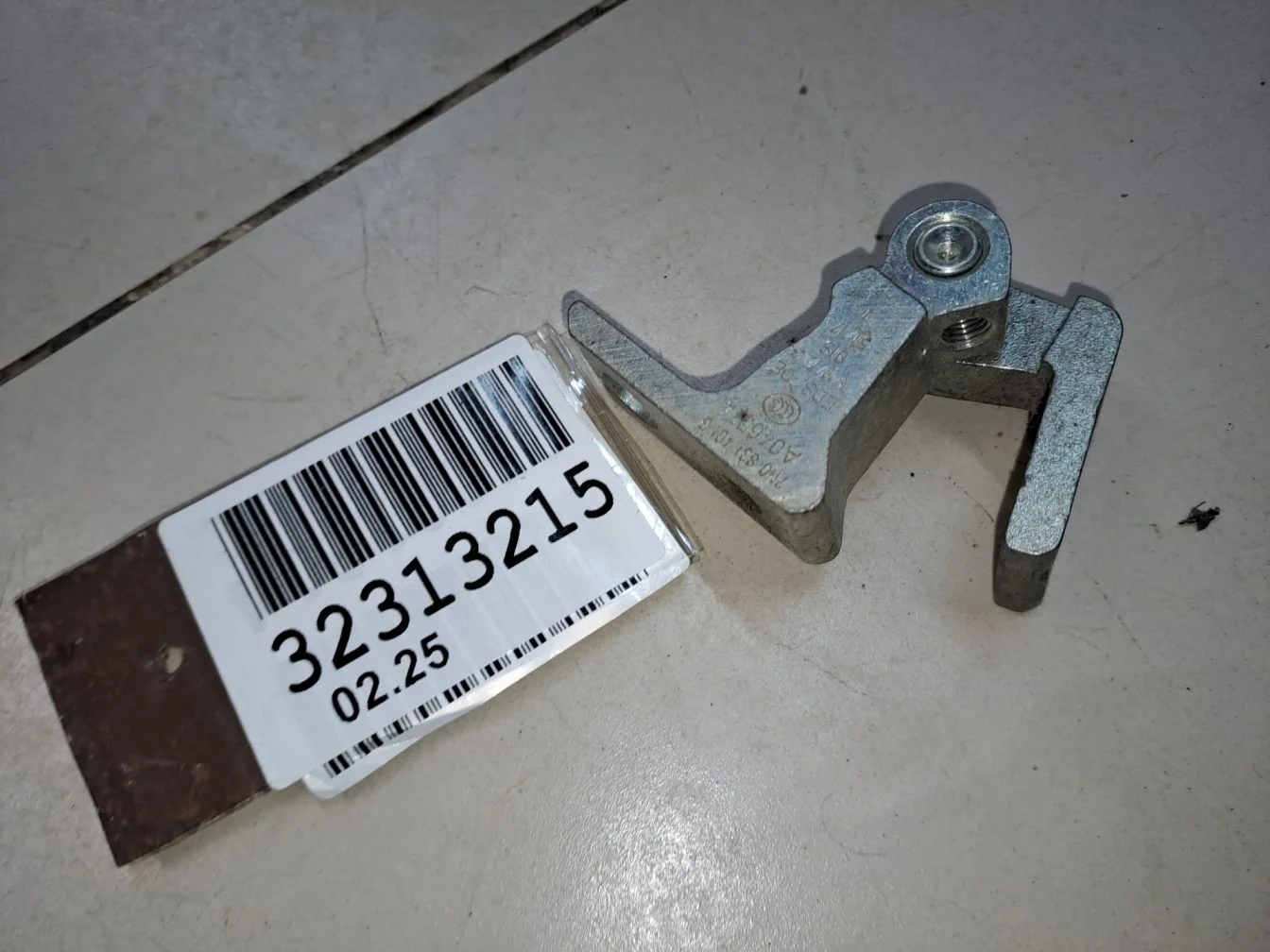 Петля двери левая для Volkswagen Tiguan 2007-2016