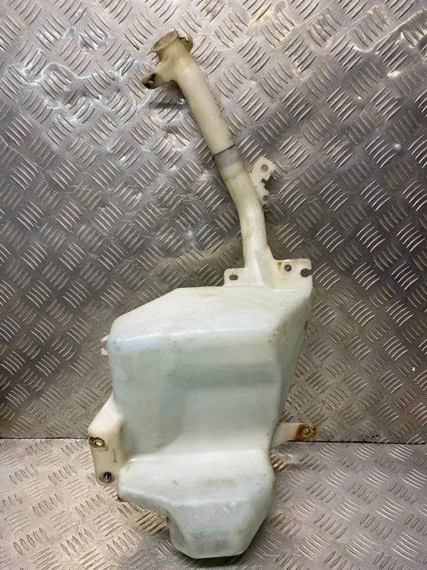 Бачок омывателя Mitsubishi Pajero Sport Ii (2008-2017) 2011 8260A200 ВНЕДОРОЖНИК 2.5 D 4D56