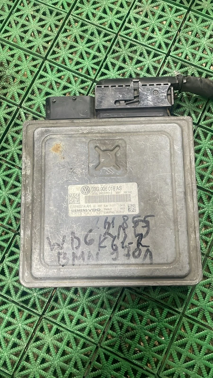 Блок управления двигателя ДВС ЭБУ VOLKSWAGEN PASSAT B6 2,0 BMR б/у PASSAT B6(2005-2010)