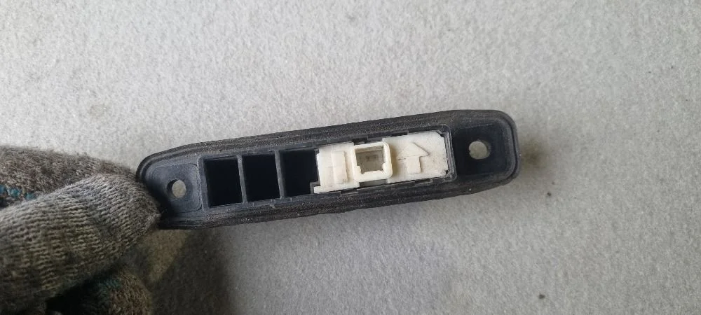 Кнопка открывания багажника для Toyota Auris (E15)