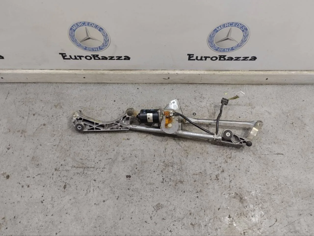 Трапеция стеклоочистителя Mercedes W203