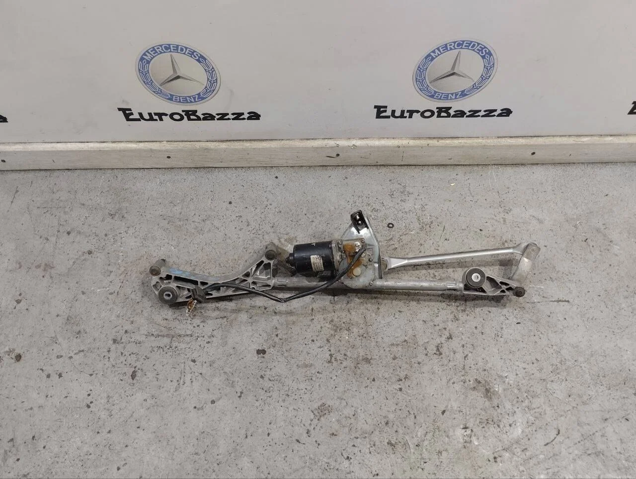 Трапеция стеклоочистителя Mercedes W203