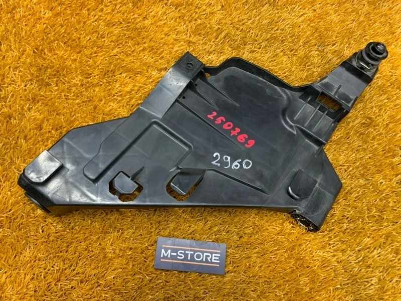 Кронштейн фары Audi Q5 2013 8R0941453A 8R CTVA, левый