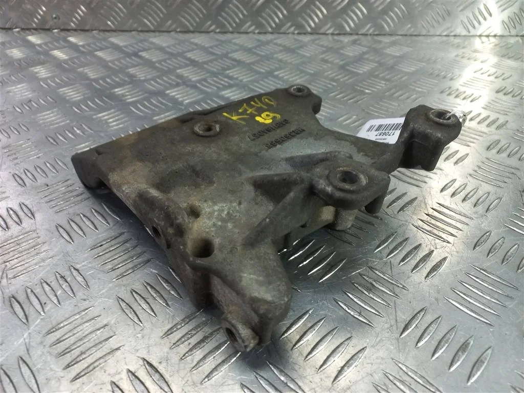 Кронштейн компрессора кондиционера MITSUBISHI LAN