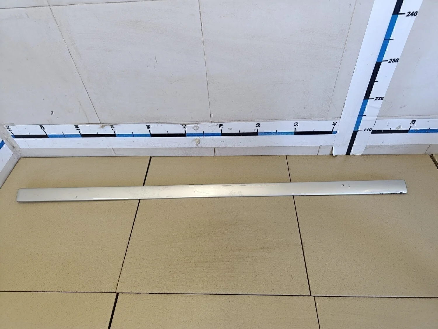 Молдинг передней правой двери Focus II 2005-2008