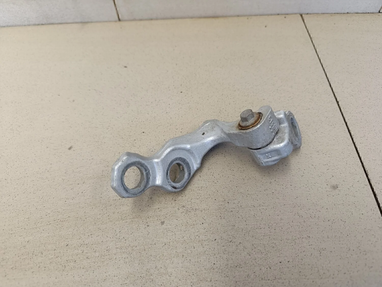 Петля двери задней правой верхняя Focus II 2005-2008