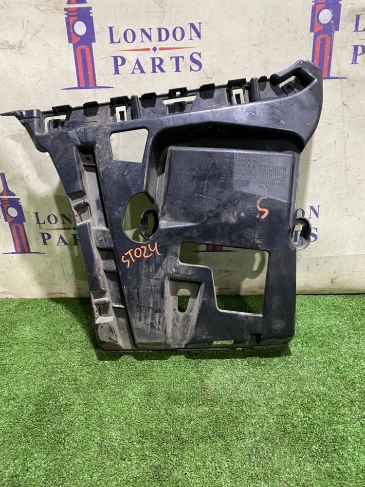 Кронштейн крепления бампера BMW F30